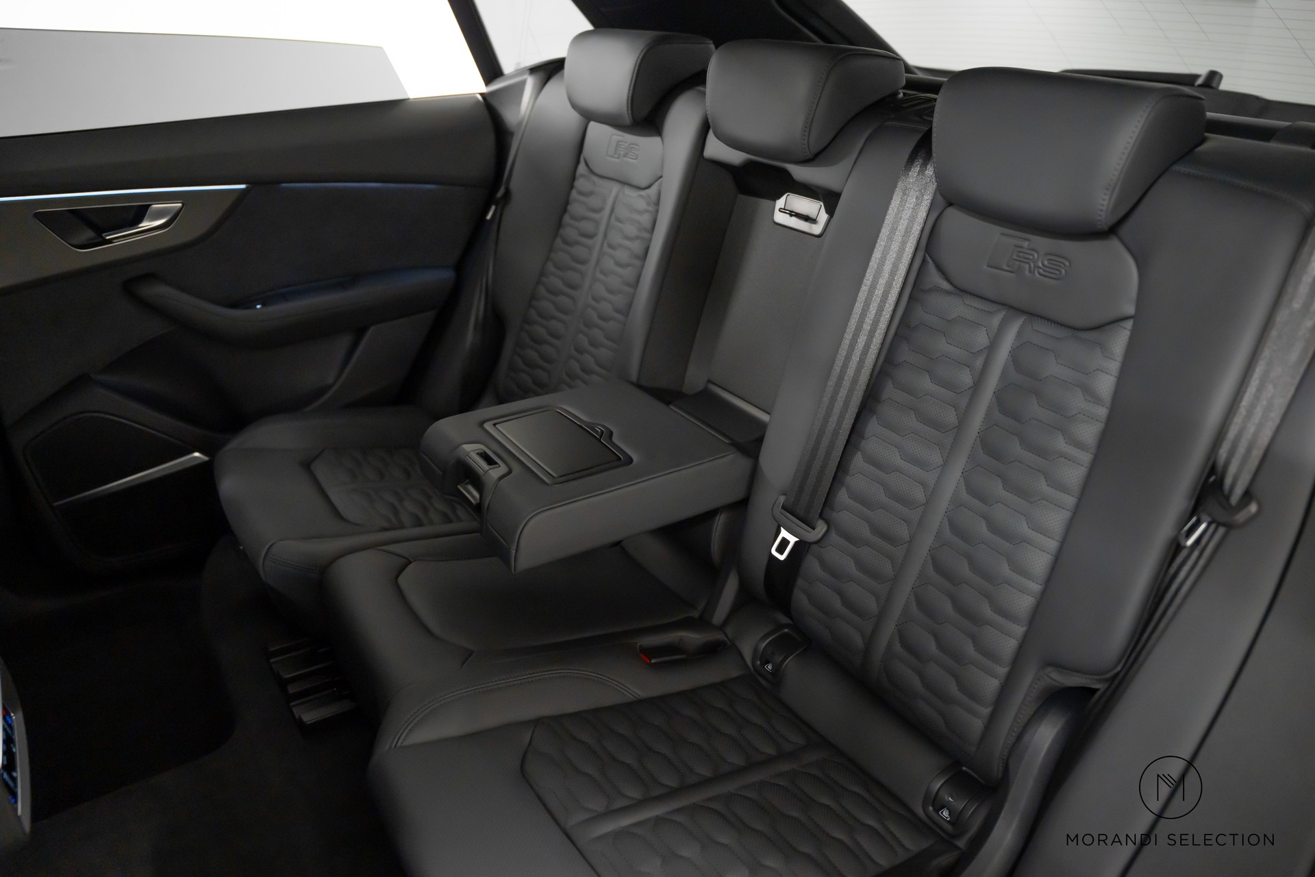 AUDI RS Q8 SUV 4.0 V8 TFSI performance quattro T-Tronic-image-22