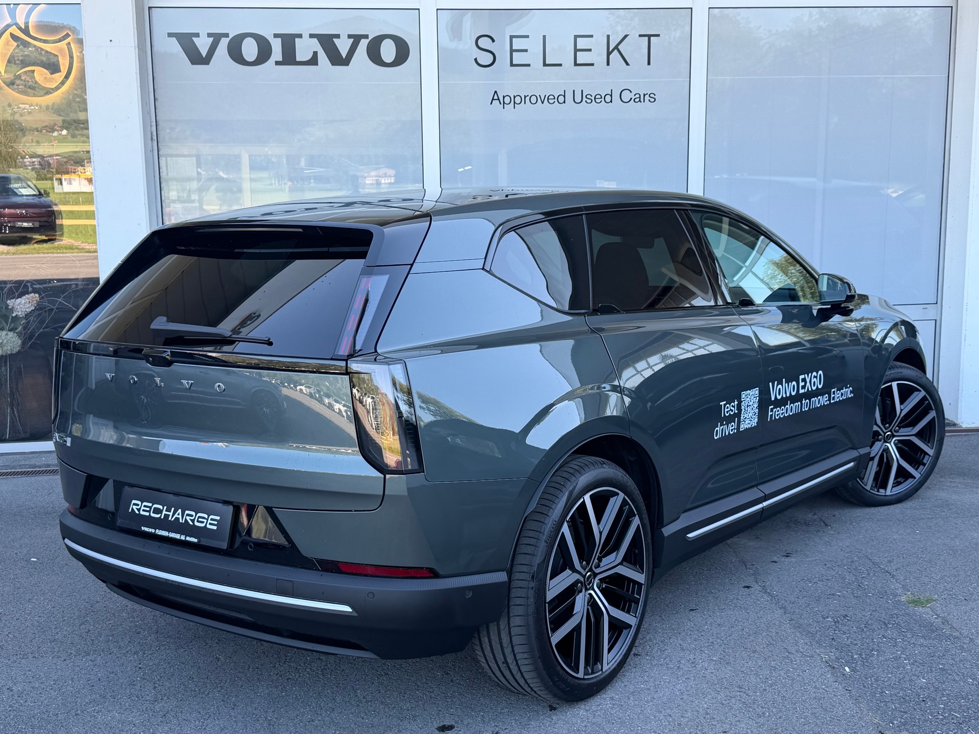 VOLVO EX60 Twin Ultra AWD-showroom-element-1