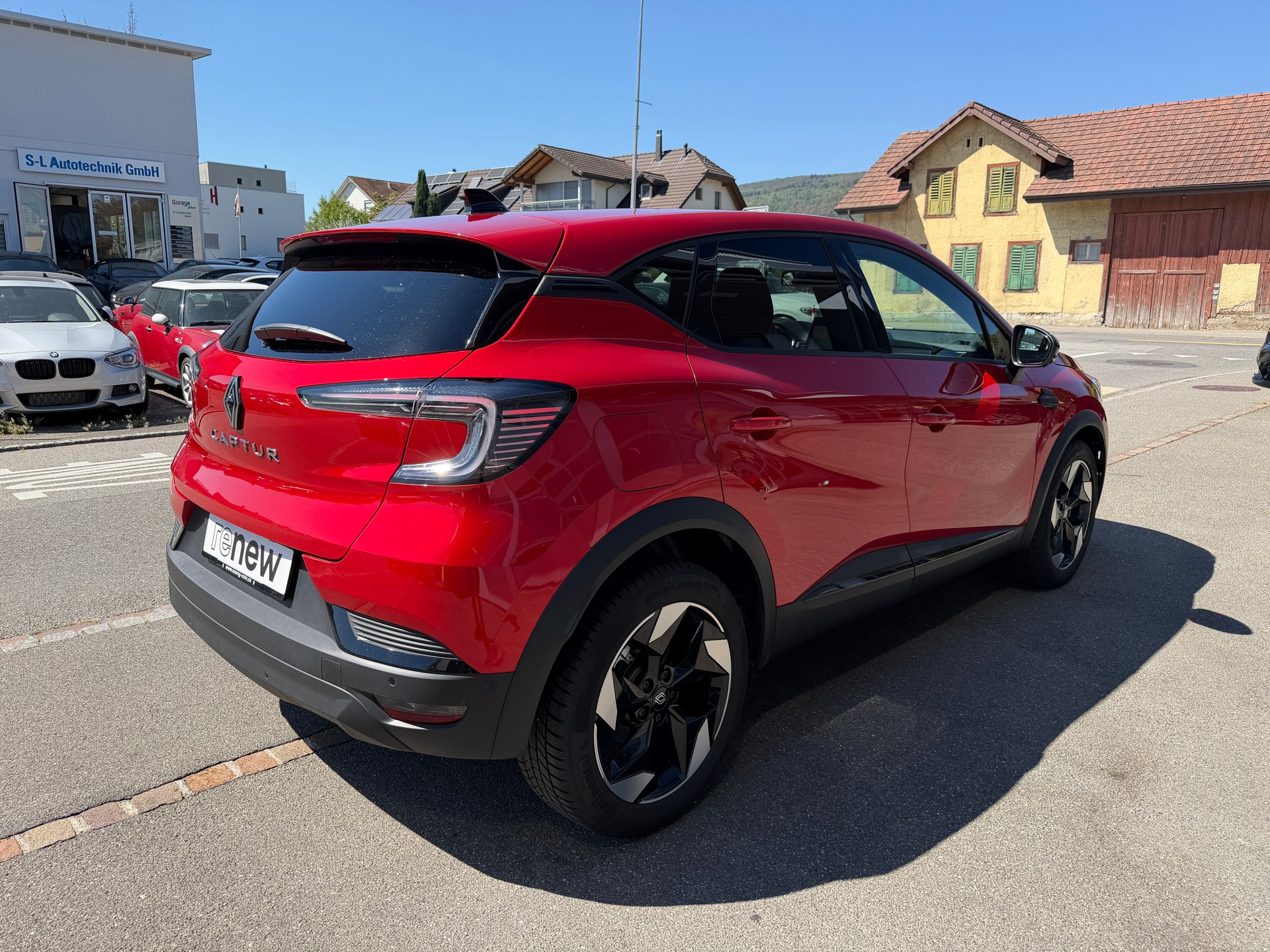 RENAULT Captur 1.3 TCe 140 techno-showroom-element-3