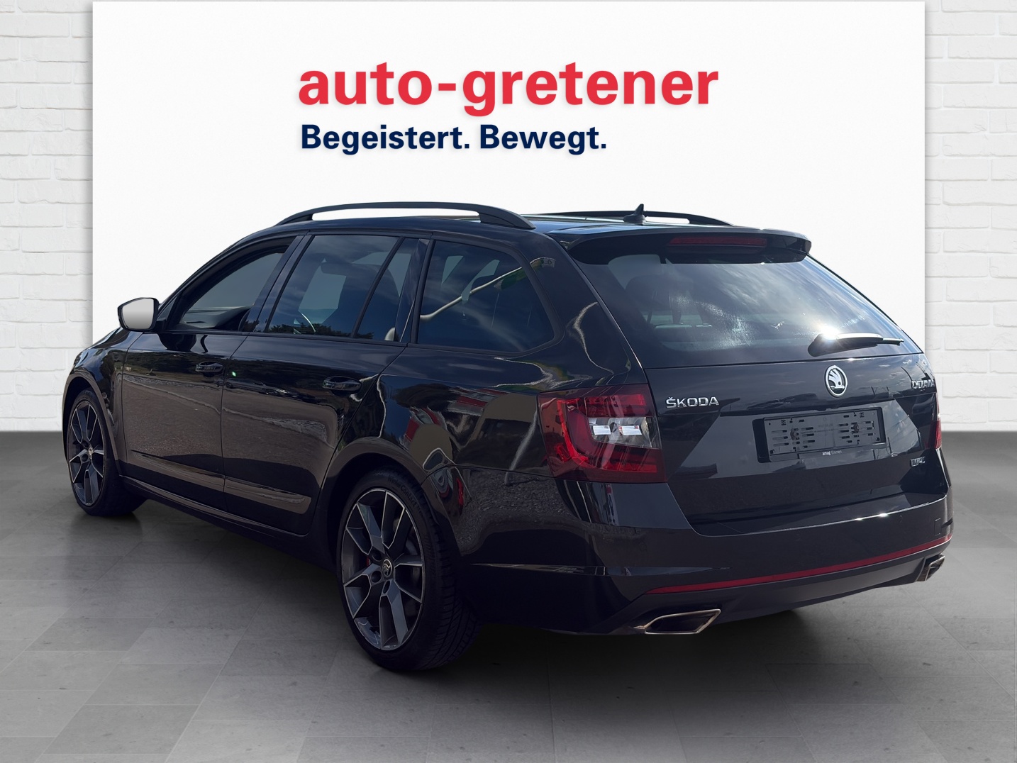 SKODA Octavia Combi 2.0 TSI 245 RS DSG-showroom-element-1