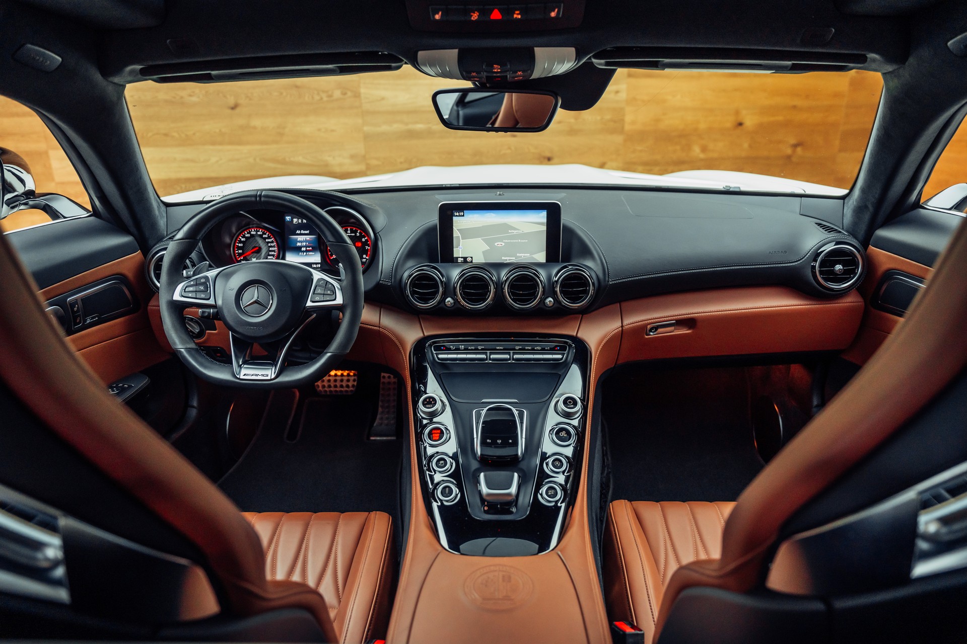 MERCEDES-BENZ AMG GT S Speedshift DCT-image-4
