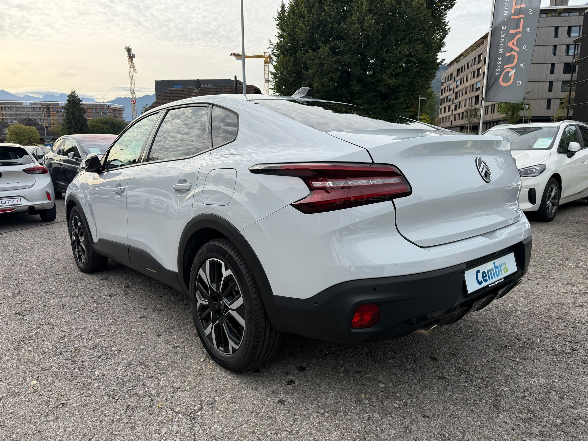 CITROEN C4 X HEV Max-showroom-element-3