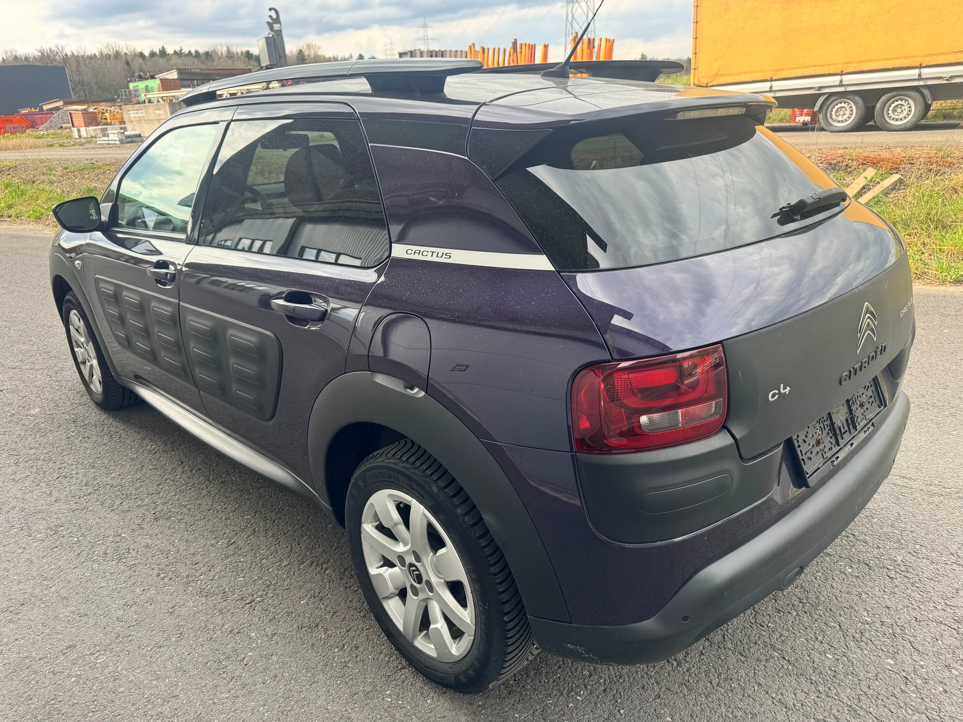 CITROEN C4 Cactus 1.2 VTi Shine Edition-image-4