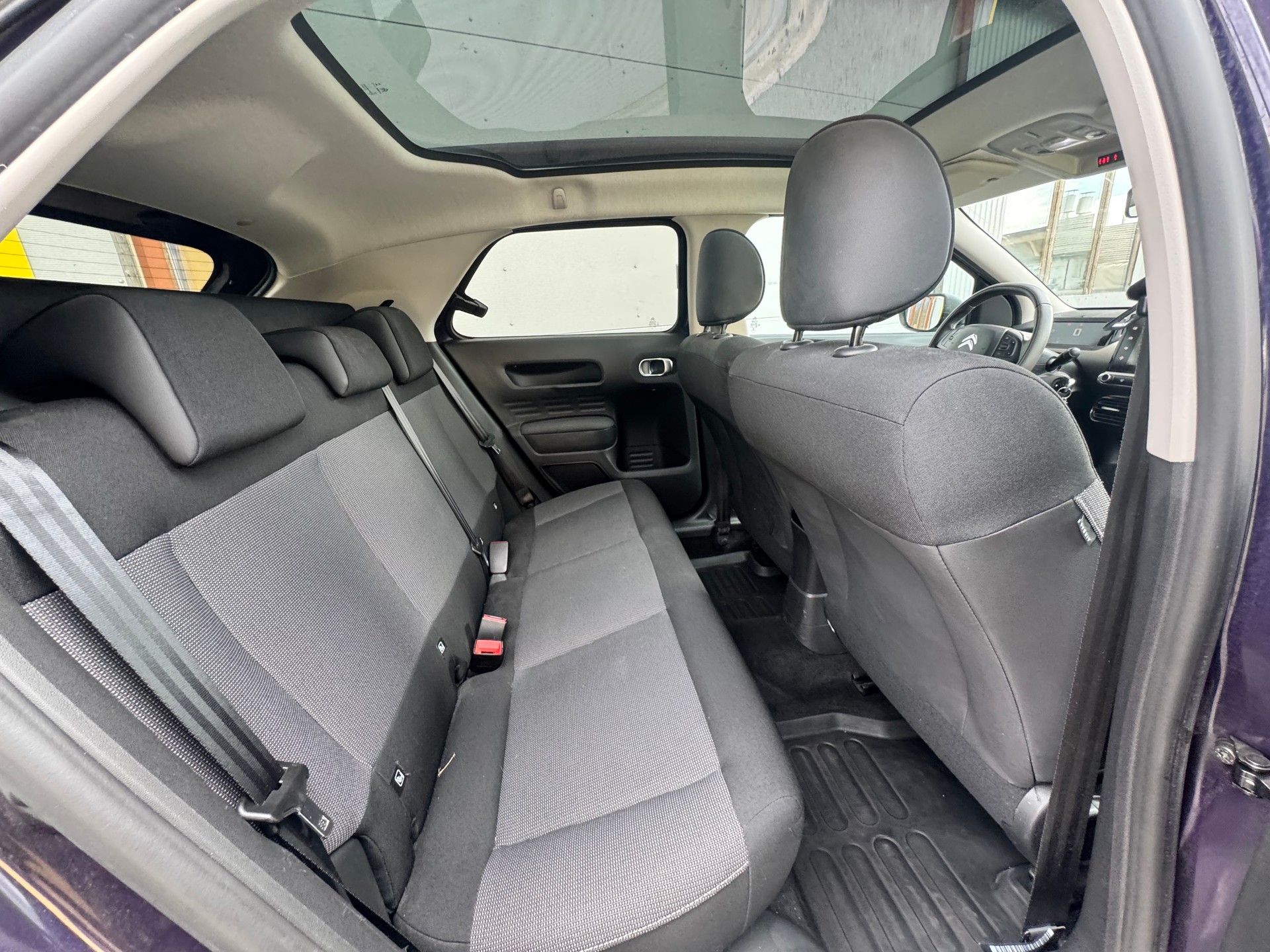 CITROEN C4 Cactus 1.2 VTi Shine Edition-image-12