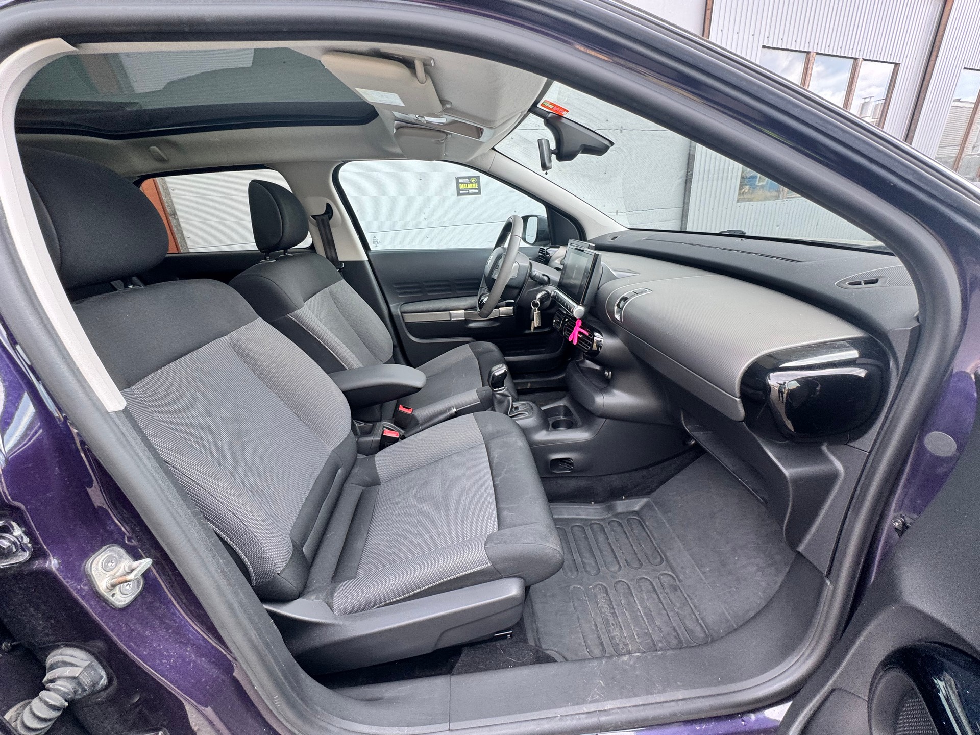 CITROEN C4 Cactus 1.2 VTi Shine Edition-image-10