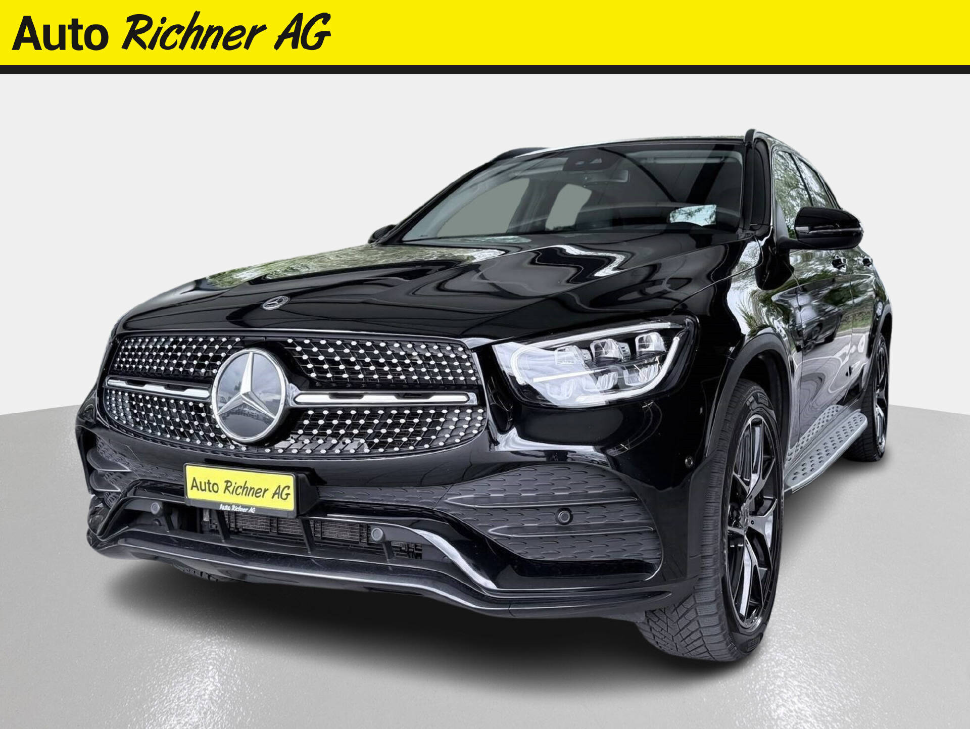 MERCEDES-BENZ GLC 300 e AMG Line 4m-showroom-element-1