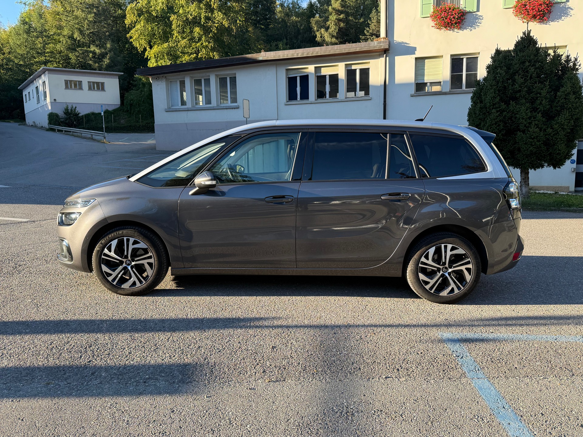 CITROEN Grand C4 Picasso 2.0 BlueHDi Shine EAT6-showroom-element-3