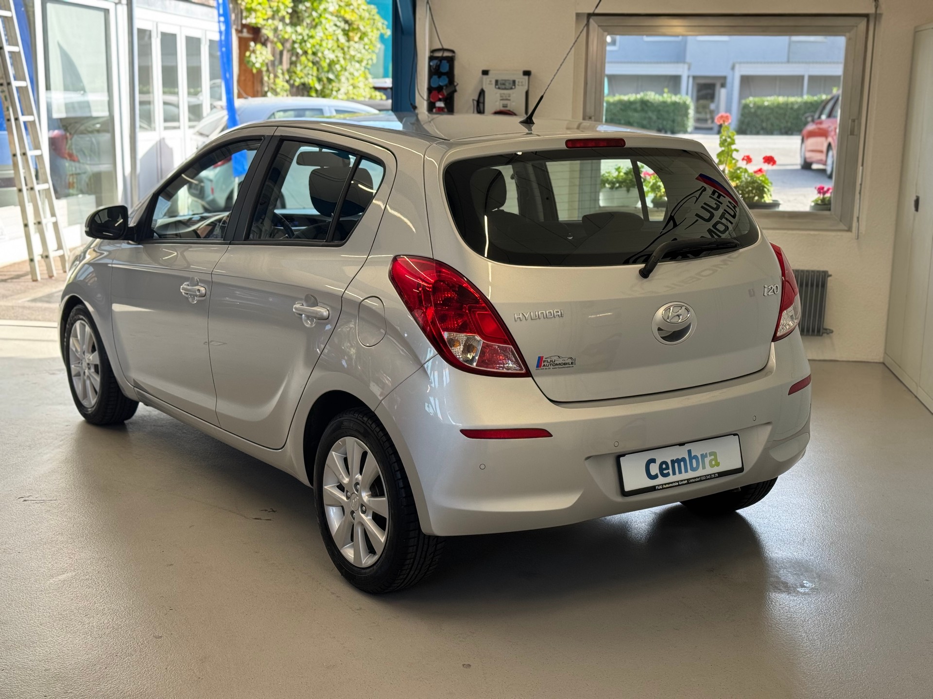 HYUNDAI i20 1.4 Amplia Automatic-image-5
