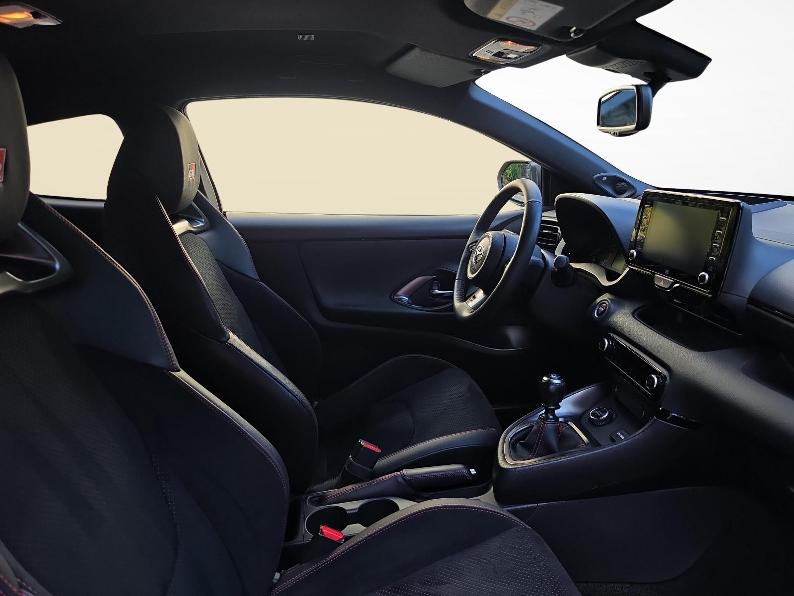 TOYOTA GR Yaris 1.6 Turbo Sport 4x4-image-9