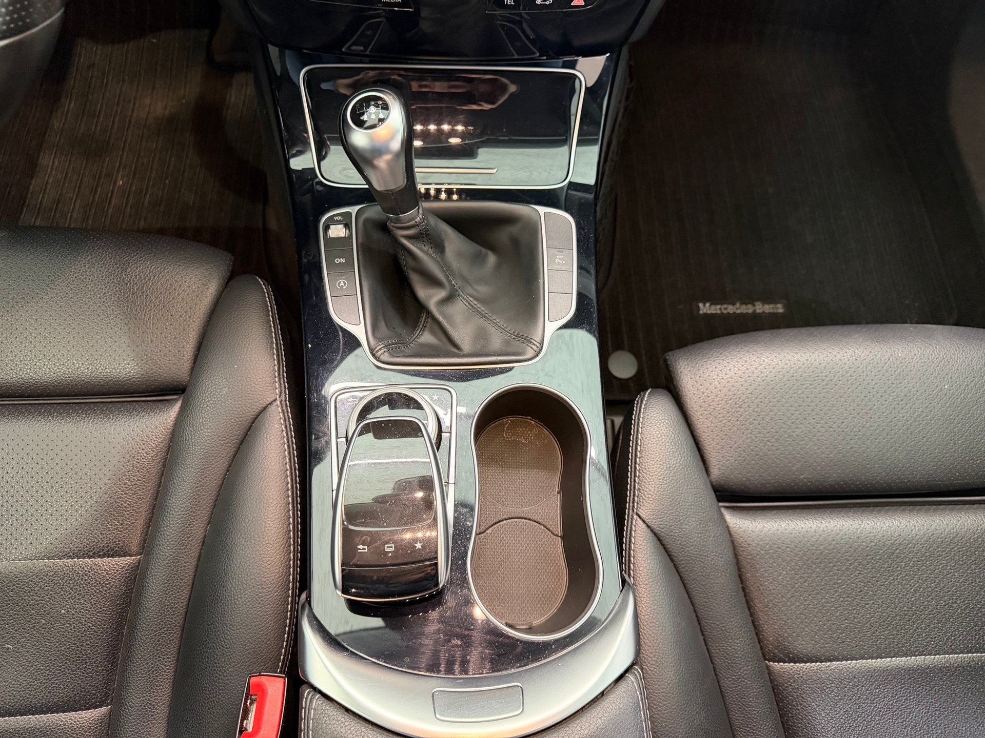MERCEDES-BENZ C 200 Avantgarde-image-12