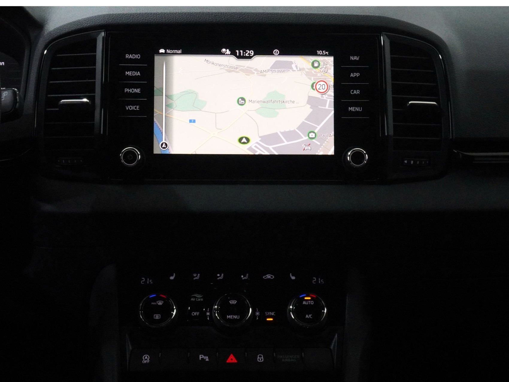SKODA Karoq 1.5 TSI SportLine DSG-image-11