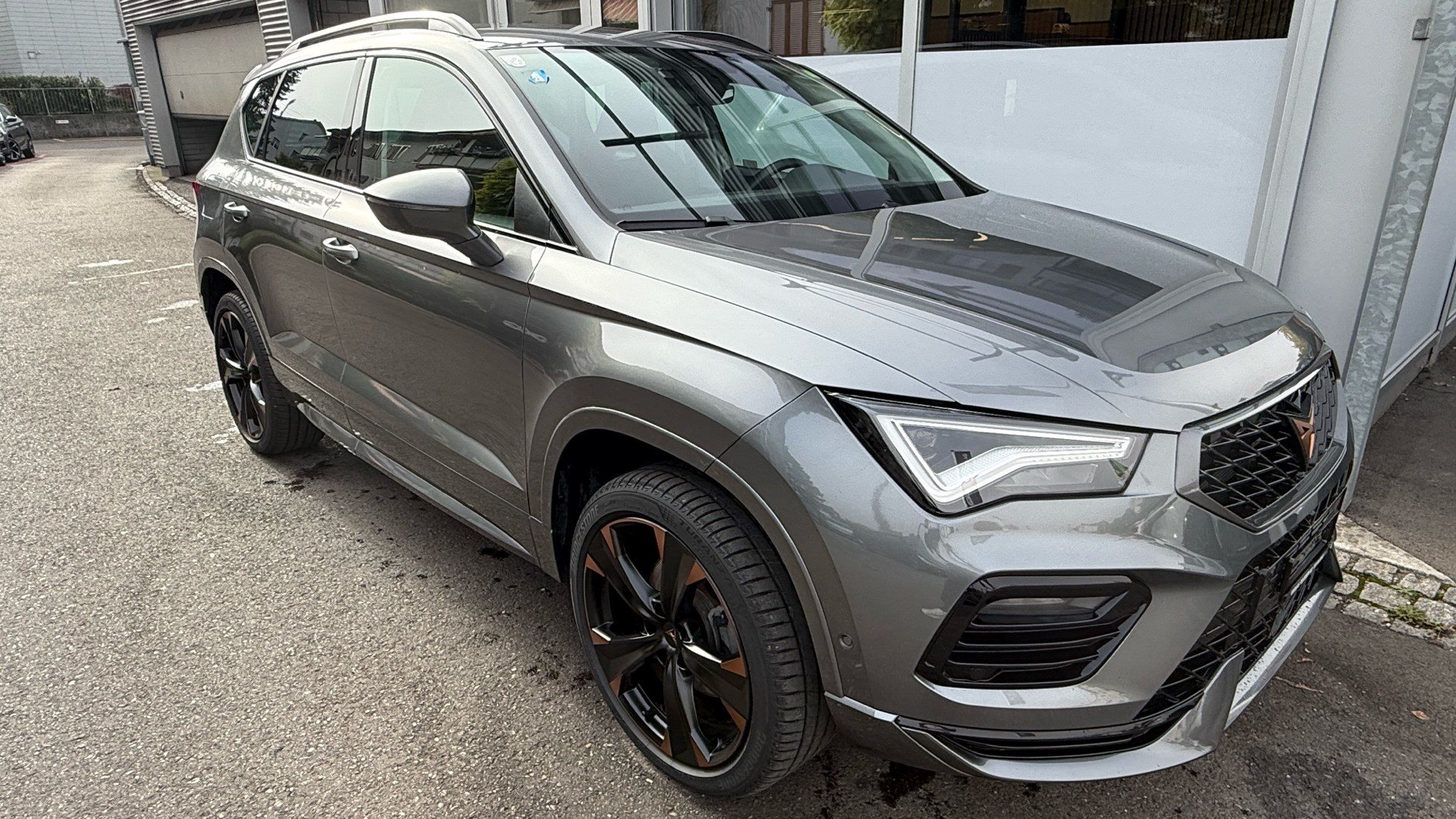 CUPRA Ateca 2.0 TSI 4Drive ***ANHÄNGERKUPPLUNG & 5 JAHRE CUPRA WERKSGARANTIE ***-showroom-element-2
