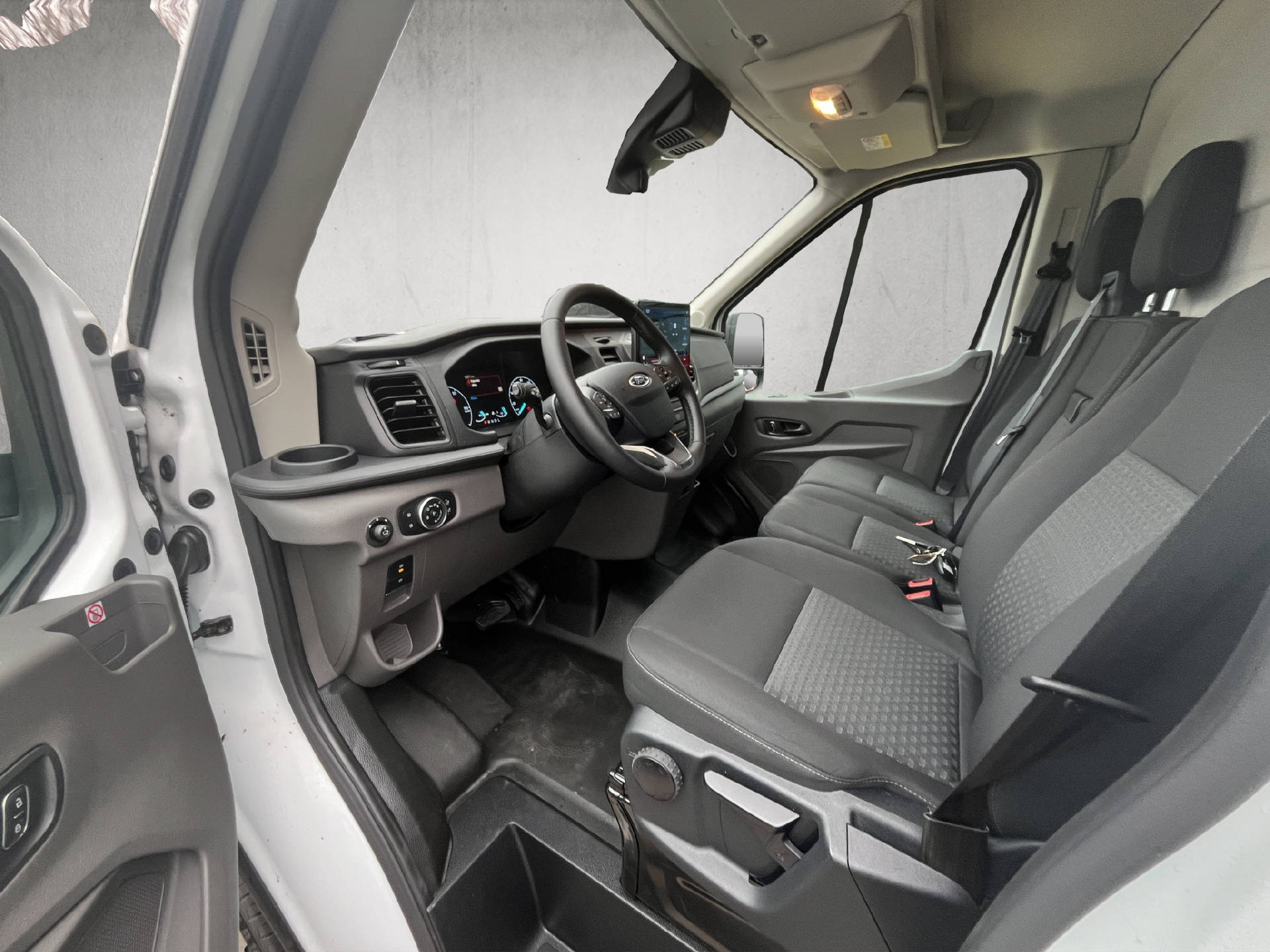 FORD E-Transit Van 350 L2H2 67kWh Trend-image-8