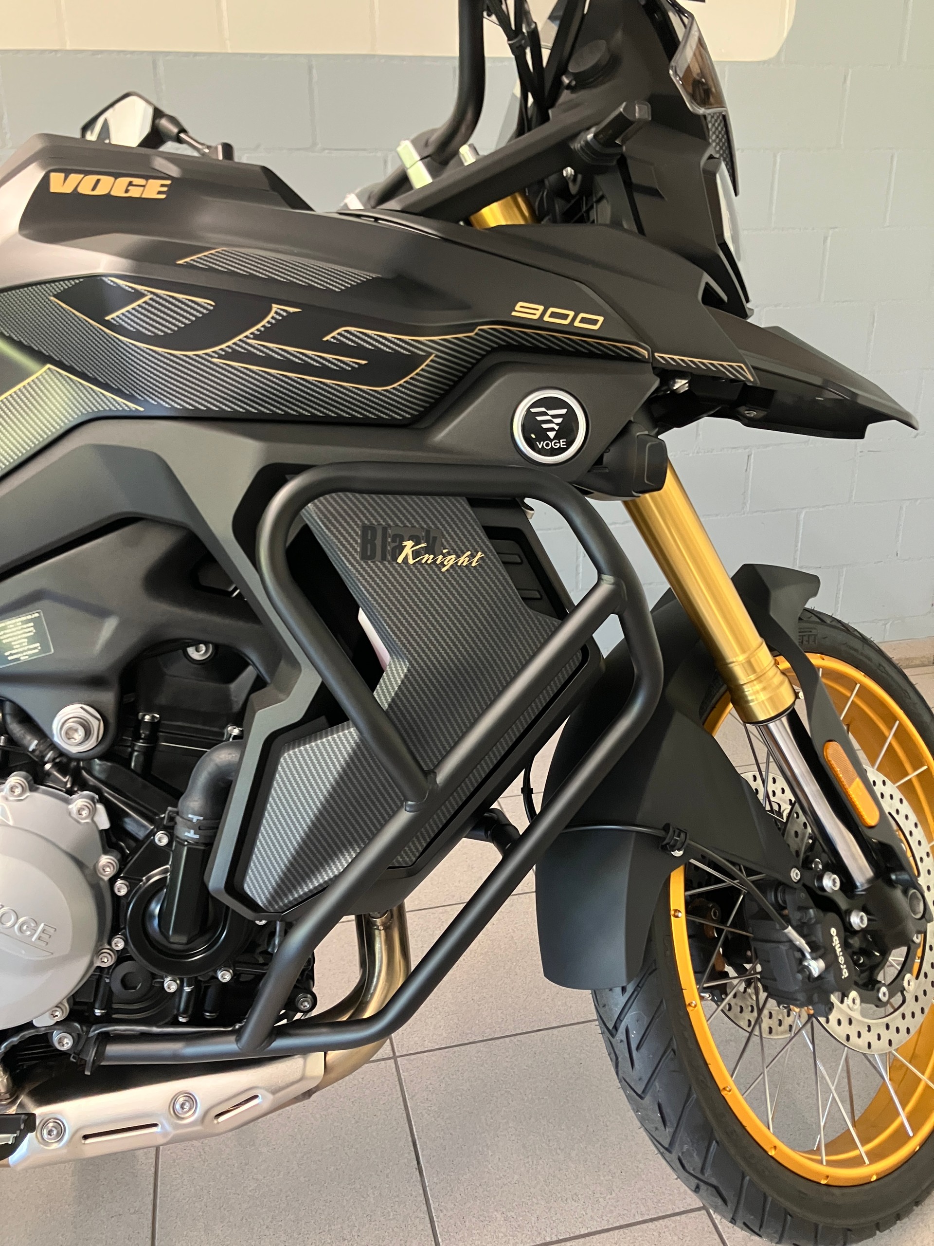 VOGE 900 DSX Black Knight-image-7