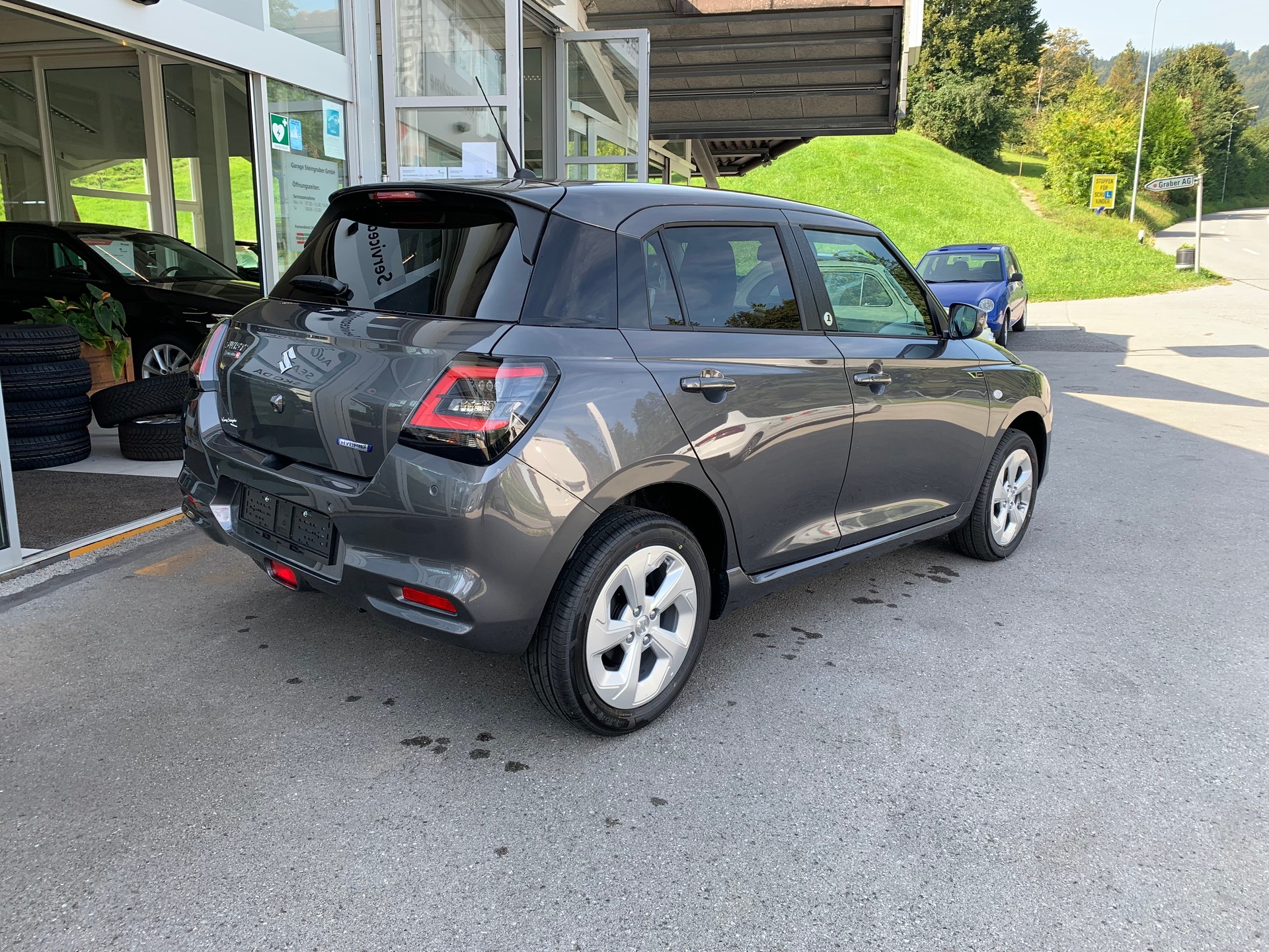 SUZUKI Swift 1.2 1st Edition Hybrid 4x4-image-4
