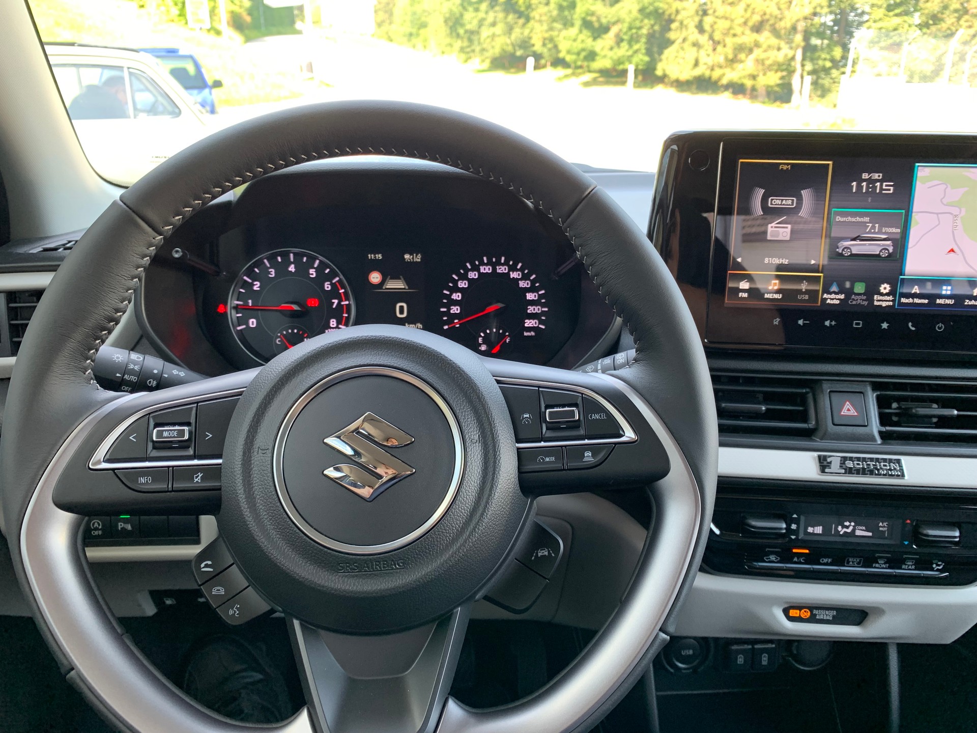 SUZUKI Swift 1.2 1st Edition Hybrid 4x4-image-11