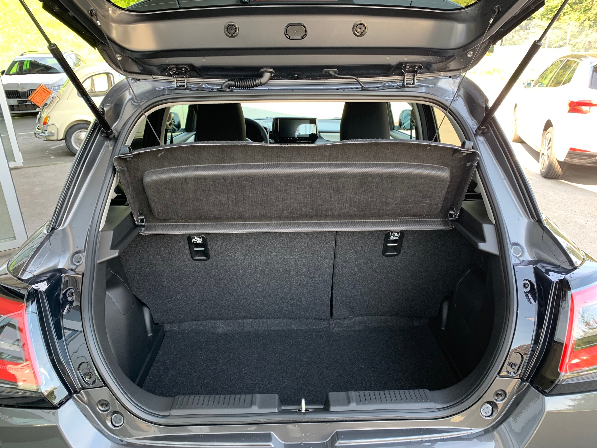 SUZUKI Swift 1.2 1st Edition Hybrid 4x4-image-6