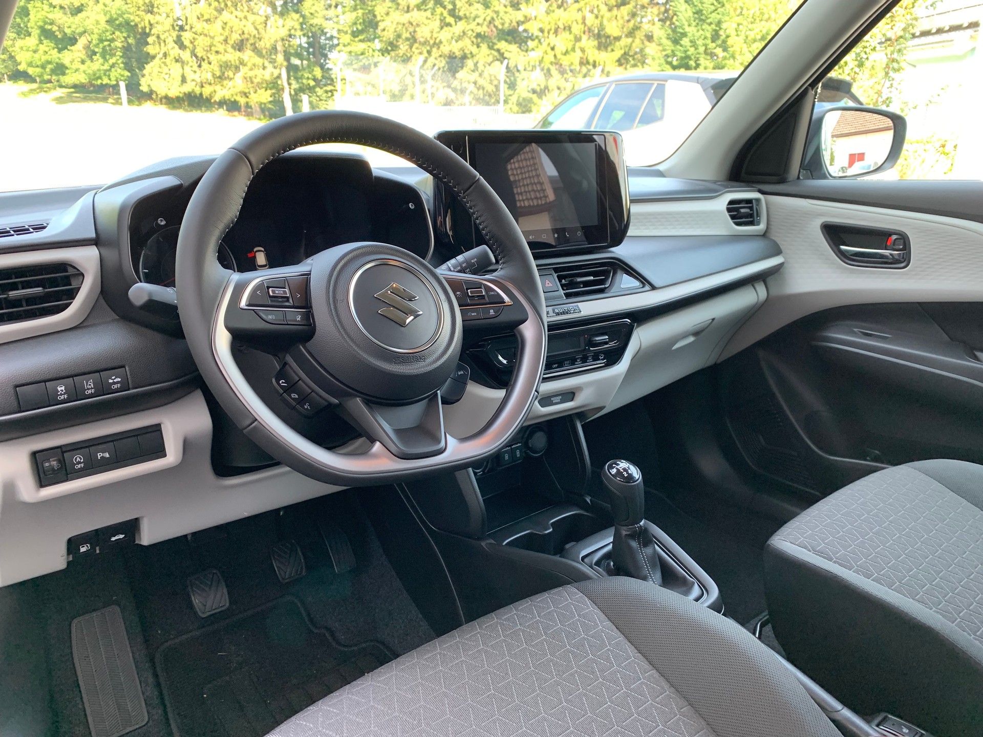 SUZUKI Swift 1.2 1st Edition Hybrid 4x4-image-10