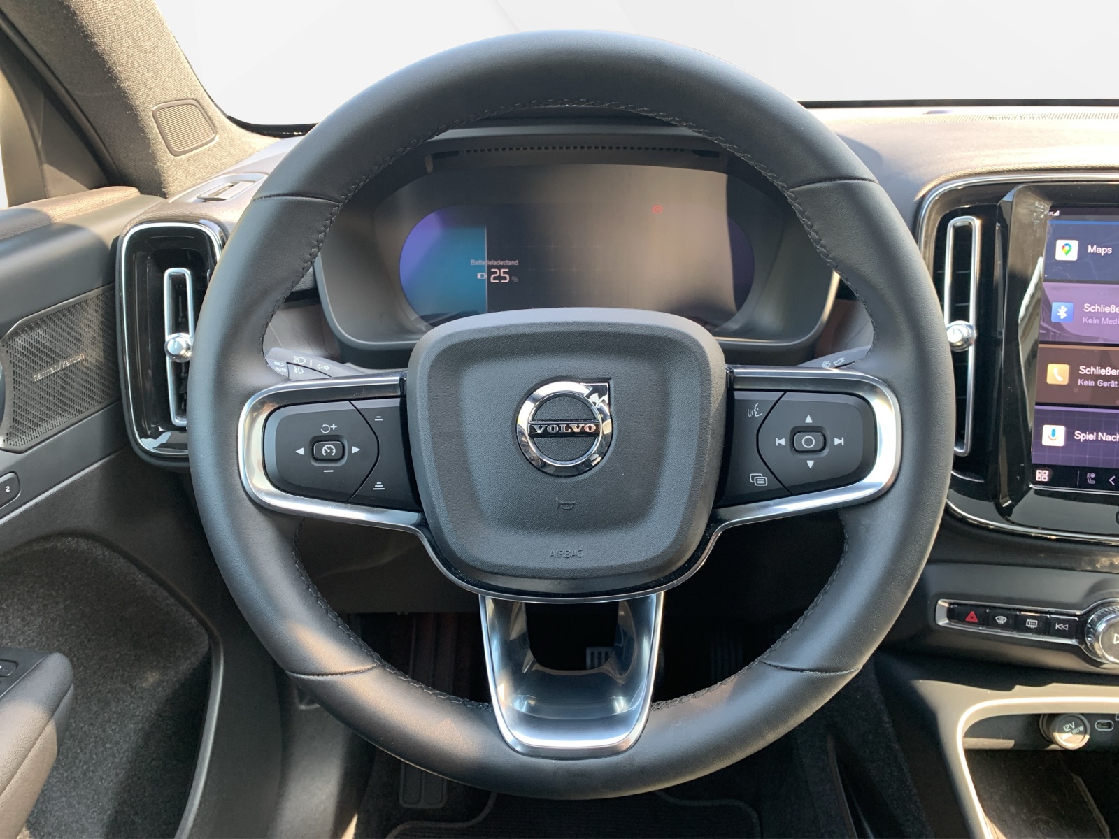 VOLVO C40 P8 Twin Recharge Ultimate AWD-image-11