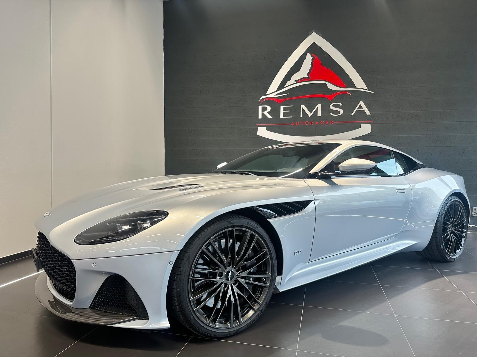 ASTON MARTIN DBS Coupé Superleggera-image-1