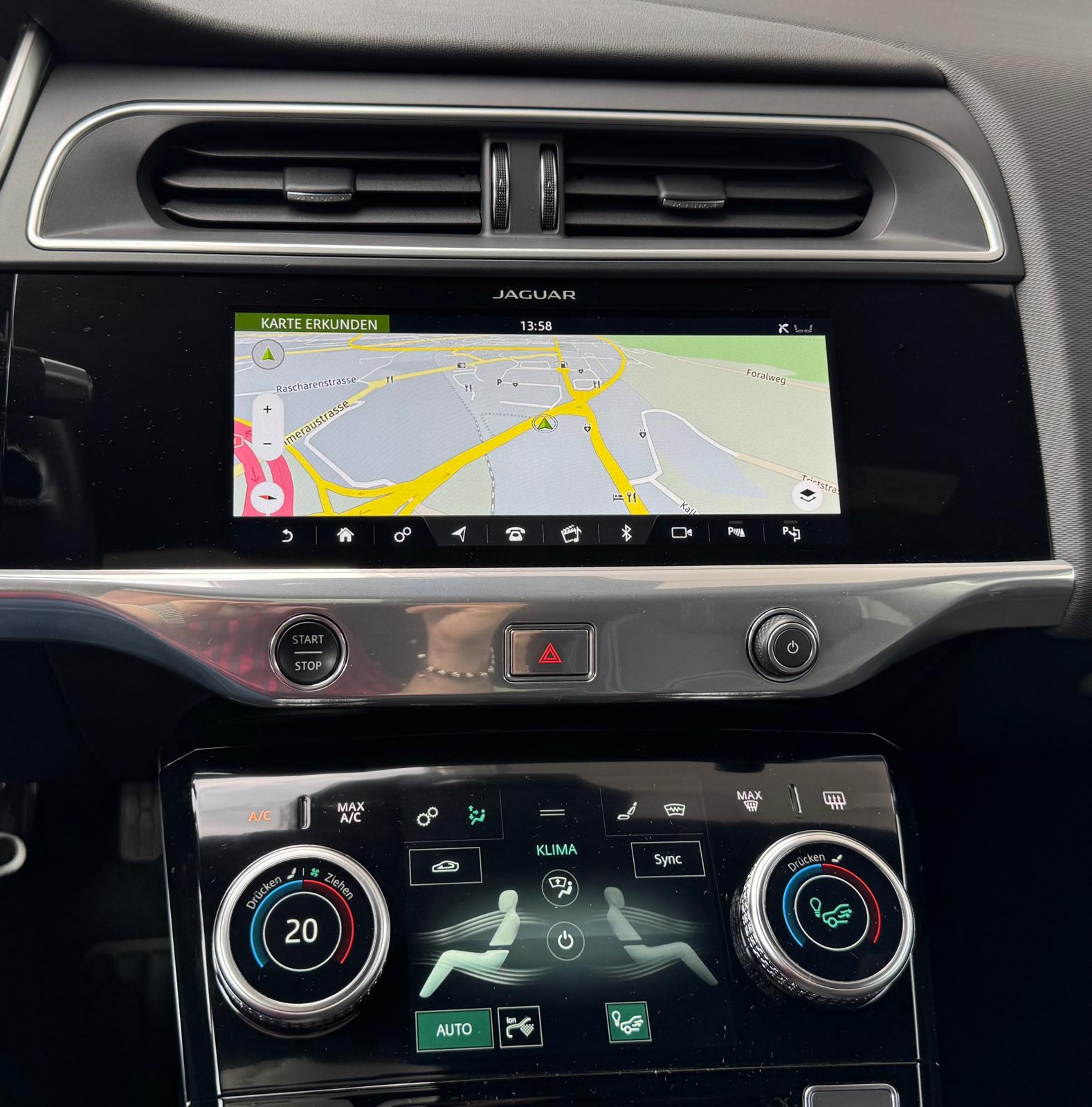 JAGUAR I-Pace EV400 SE AWD-image-15