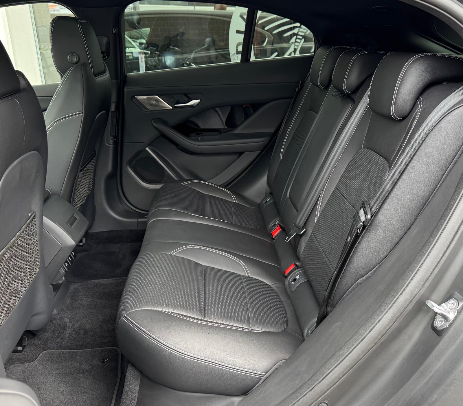 JAGUAR I-Pace EV400 SE AWD-image-9