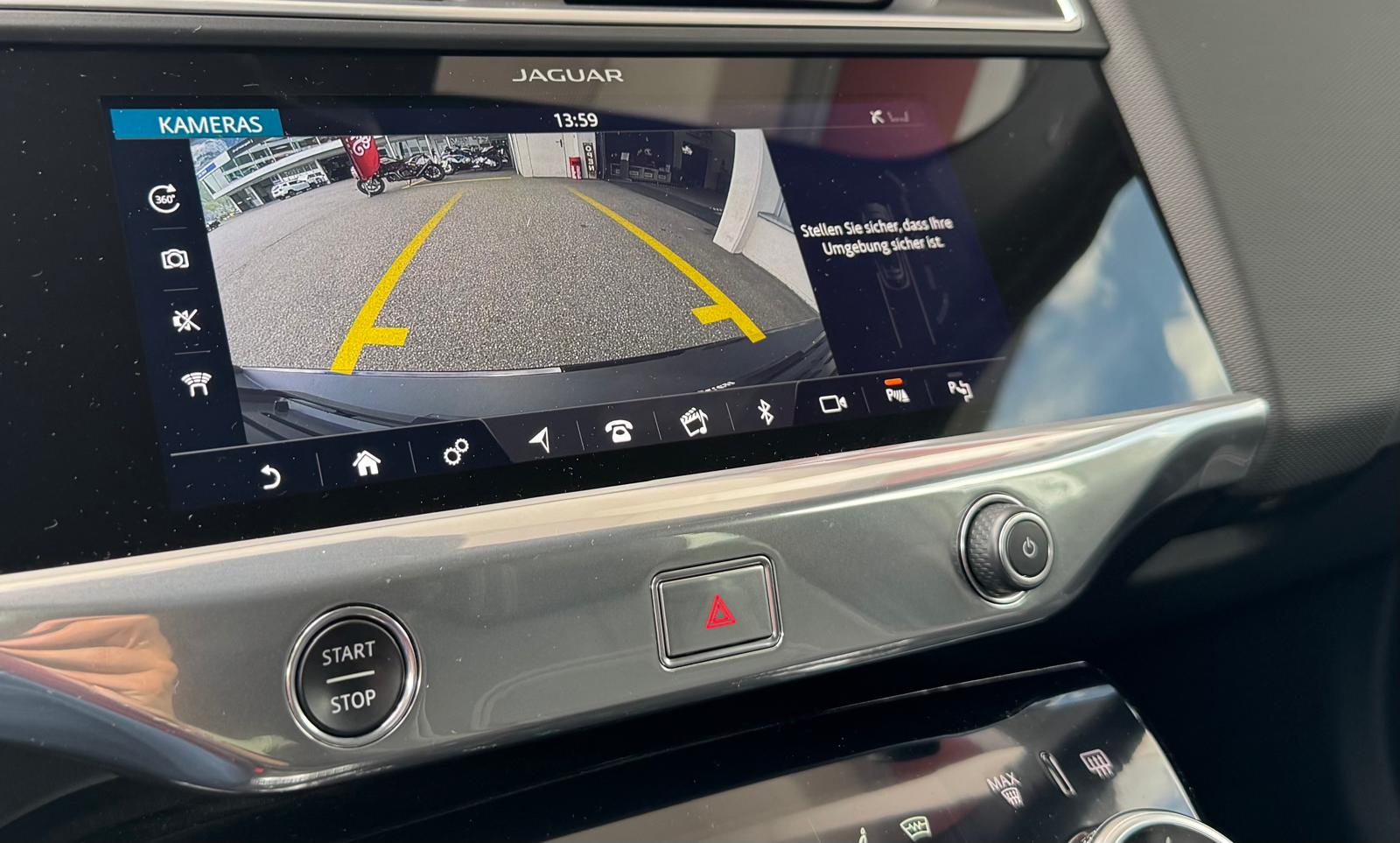 JAGUAR I-Pace EV400 SE AWD-image-16
