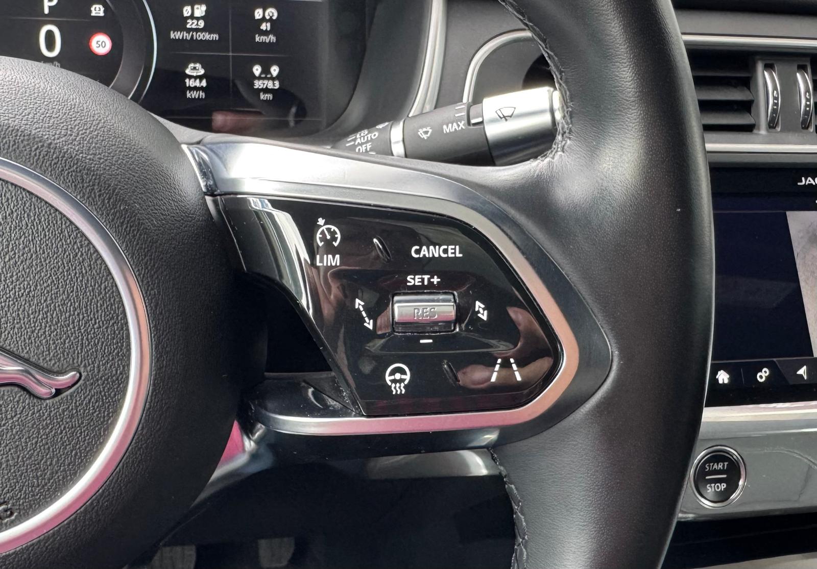 JAGUAR I-Pace EV400 SE AWD-image-13