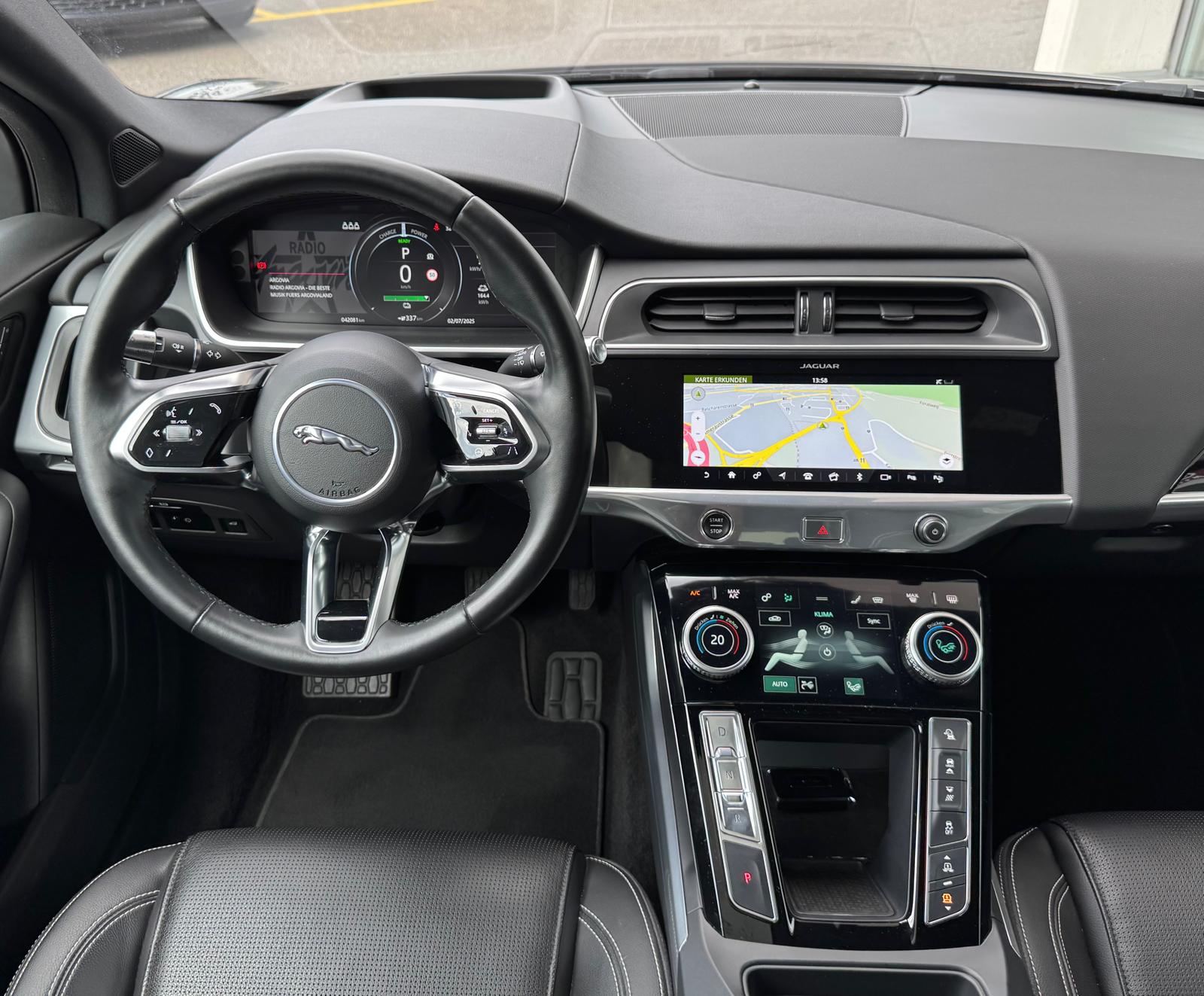 JAGUAR I-Pace EV400 SE AWD-image-12