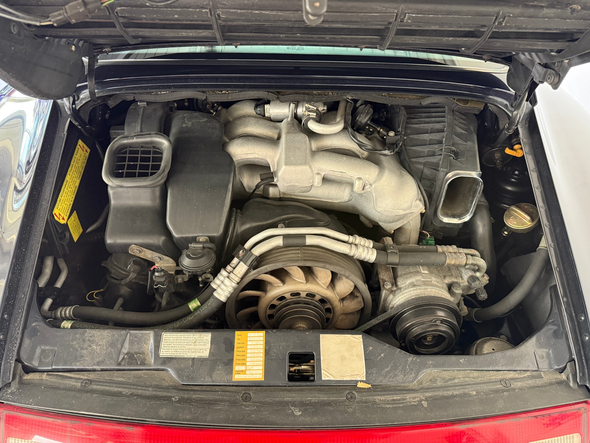 PORSCHE 911 Carrera 4S-image-13