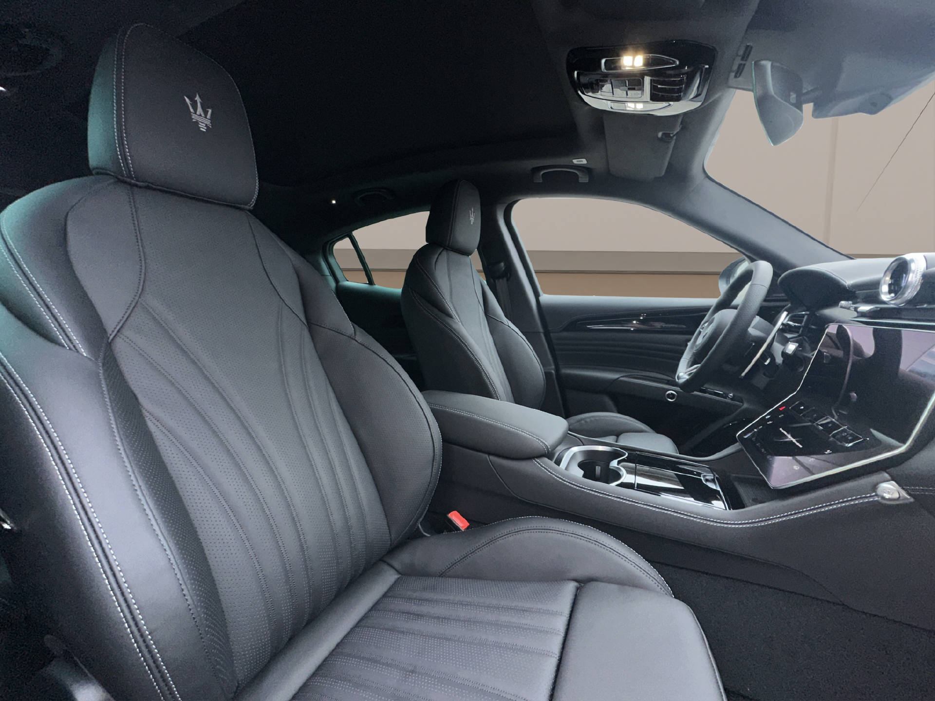 MASERATI Grecale 2.0 Hybrid Modena-image-15