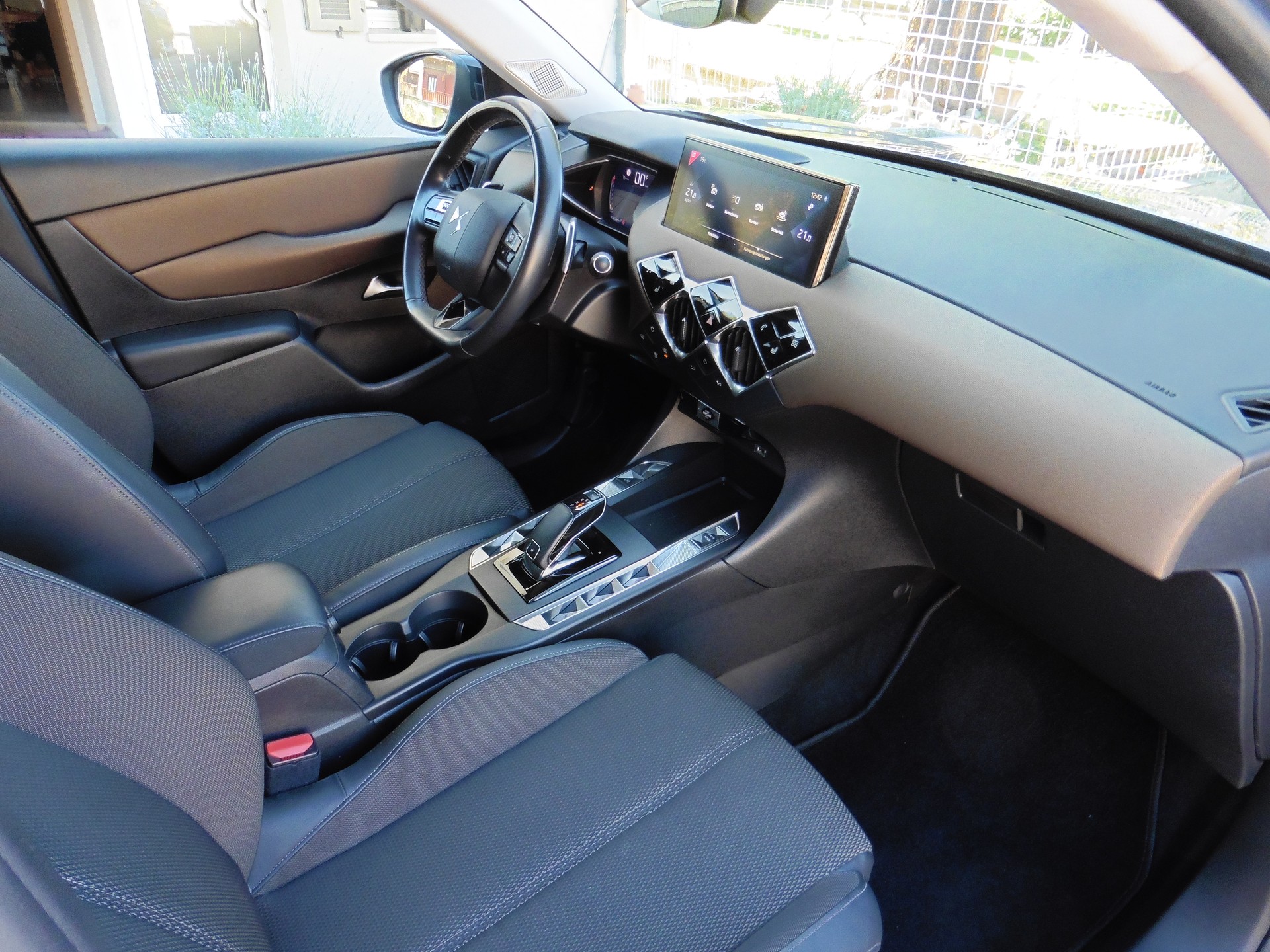 DS AUTOMOBILES DS 3 Crossback 1.2 PureTech SO Chic EAT8-image-11