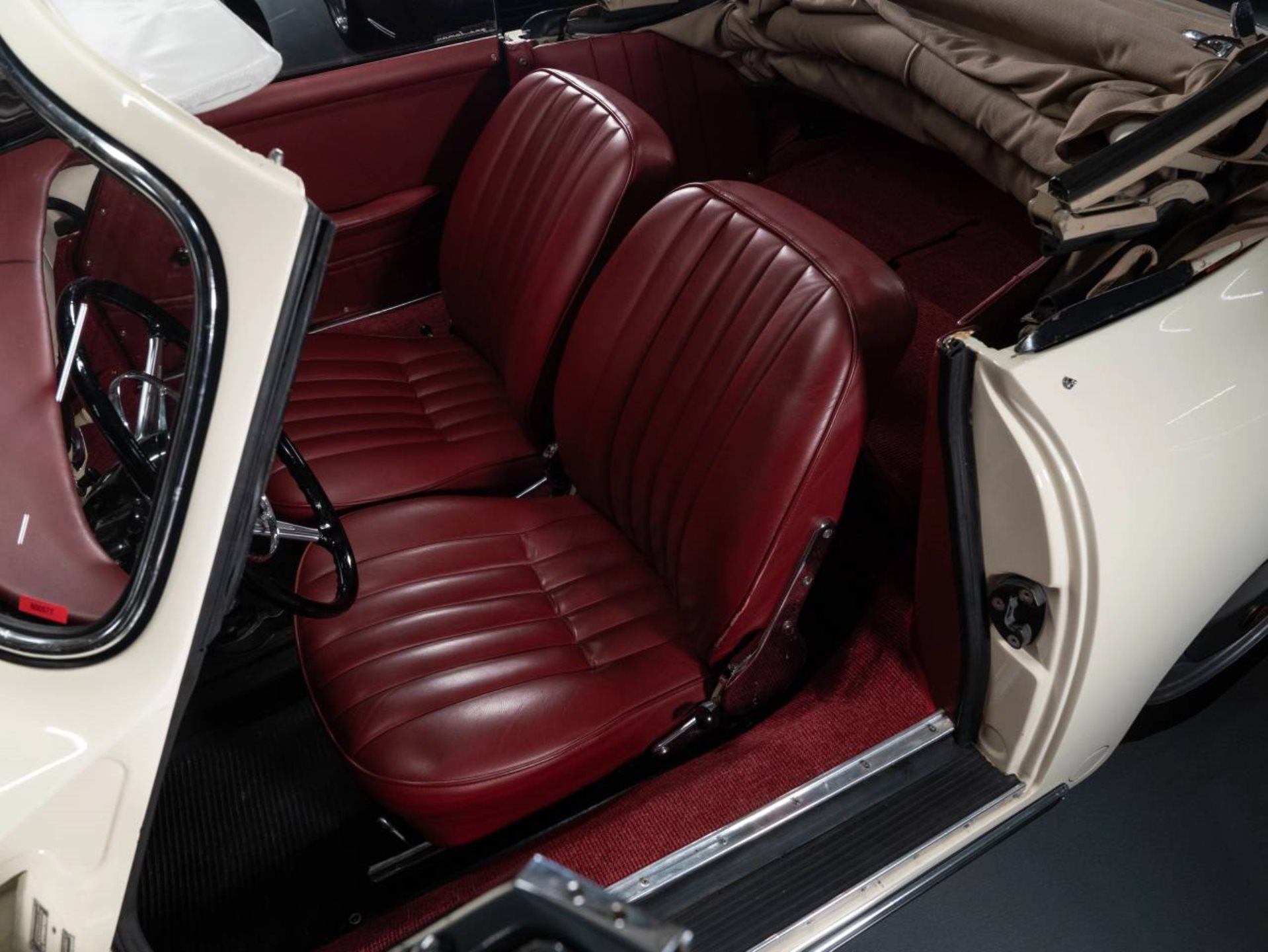 PORSCHE 356 C Cabriolet-image-13