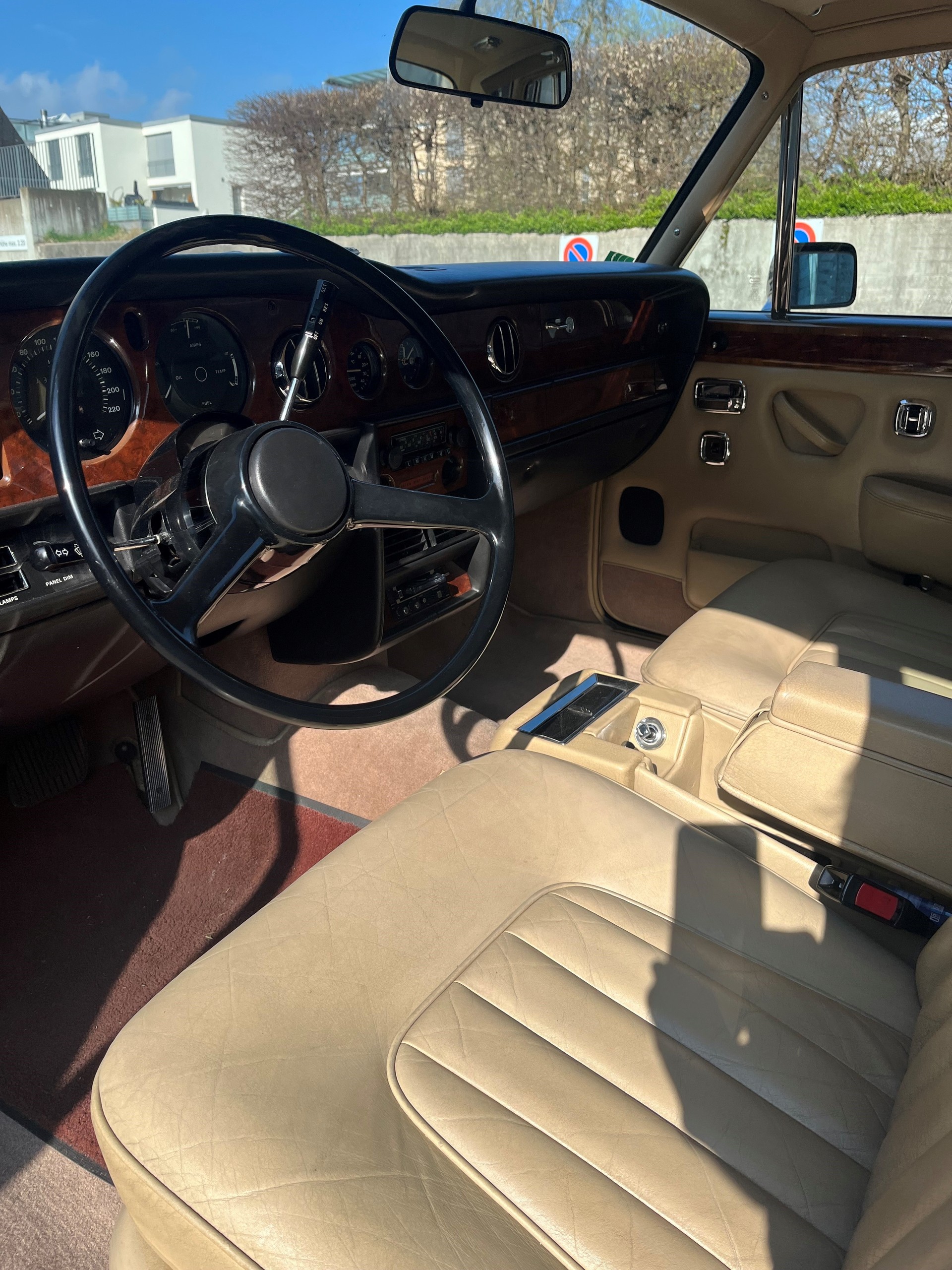 ROLLS-ROYCE Silver Shadow-image-9