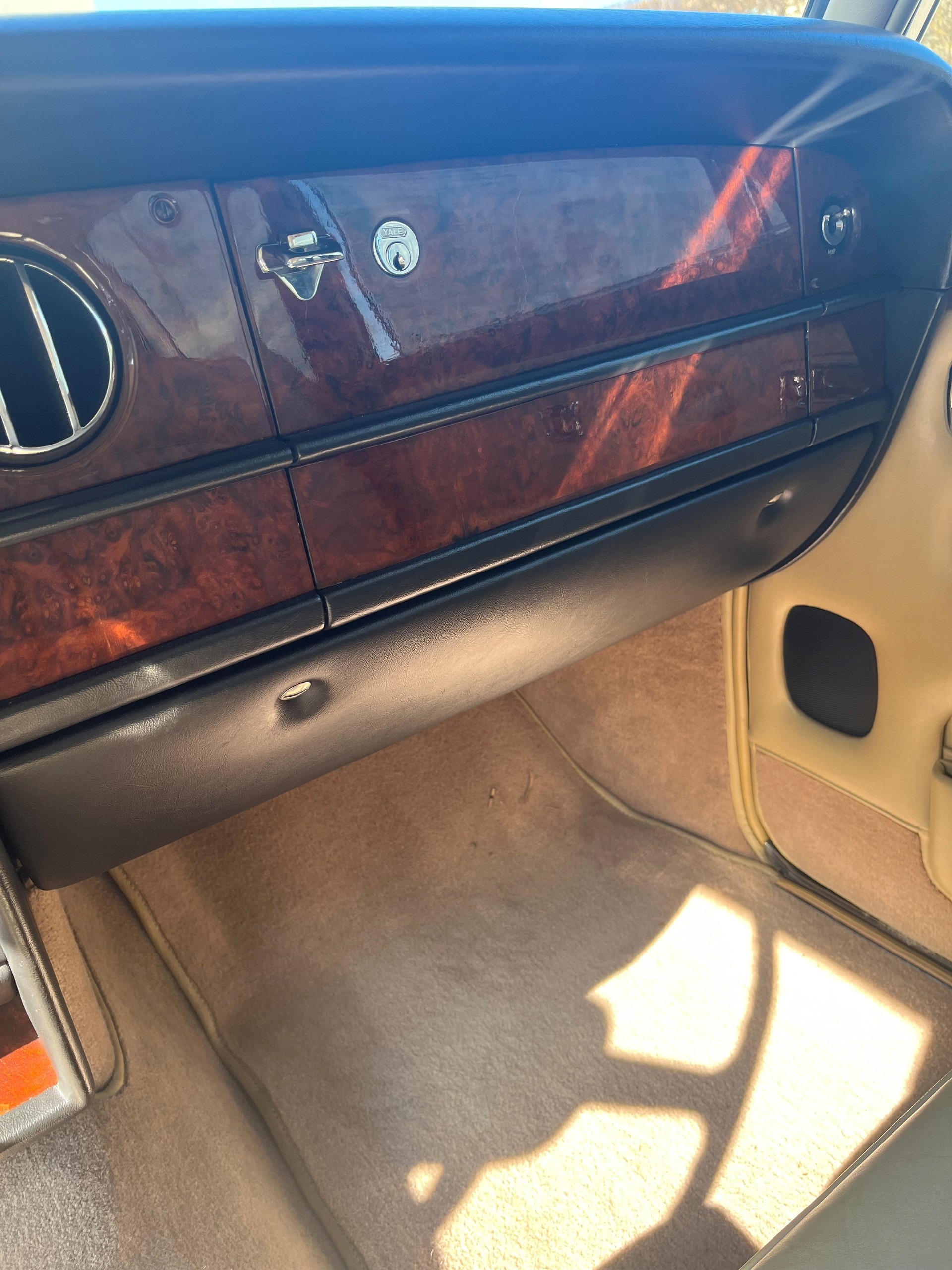 ROLLS-ROYCE Silver Shadow-image-11