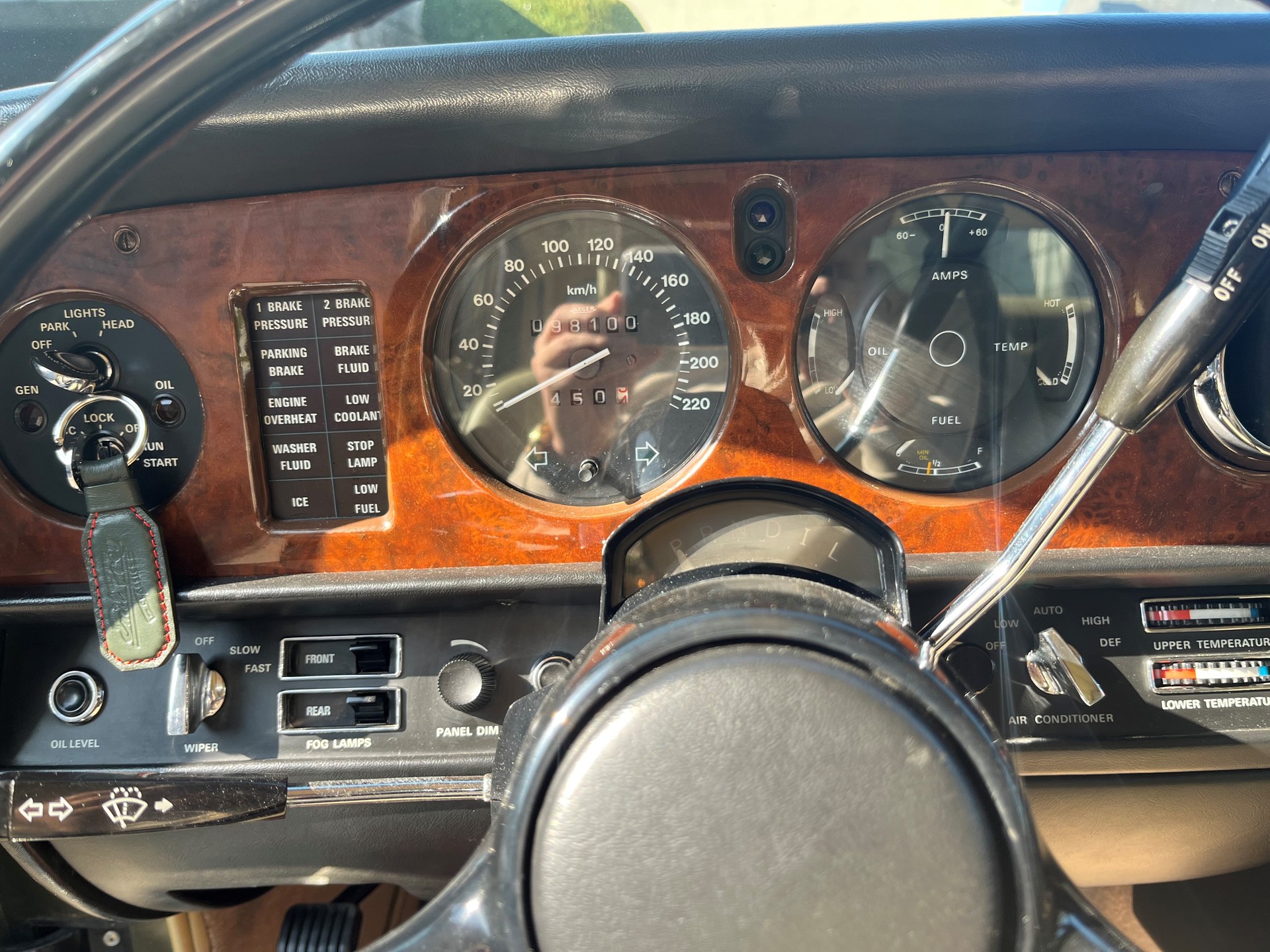 ROLLS-ROYCE Silver Shadow-image-10