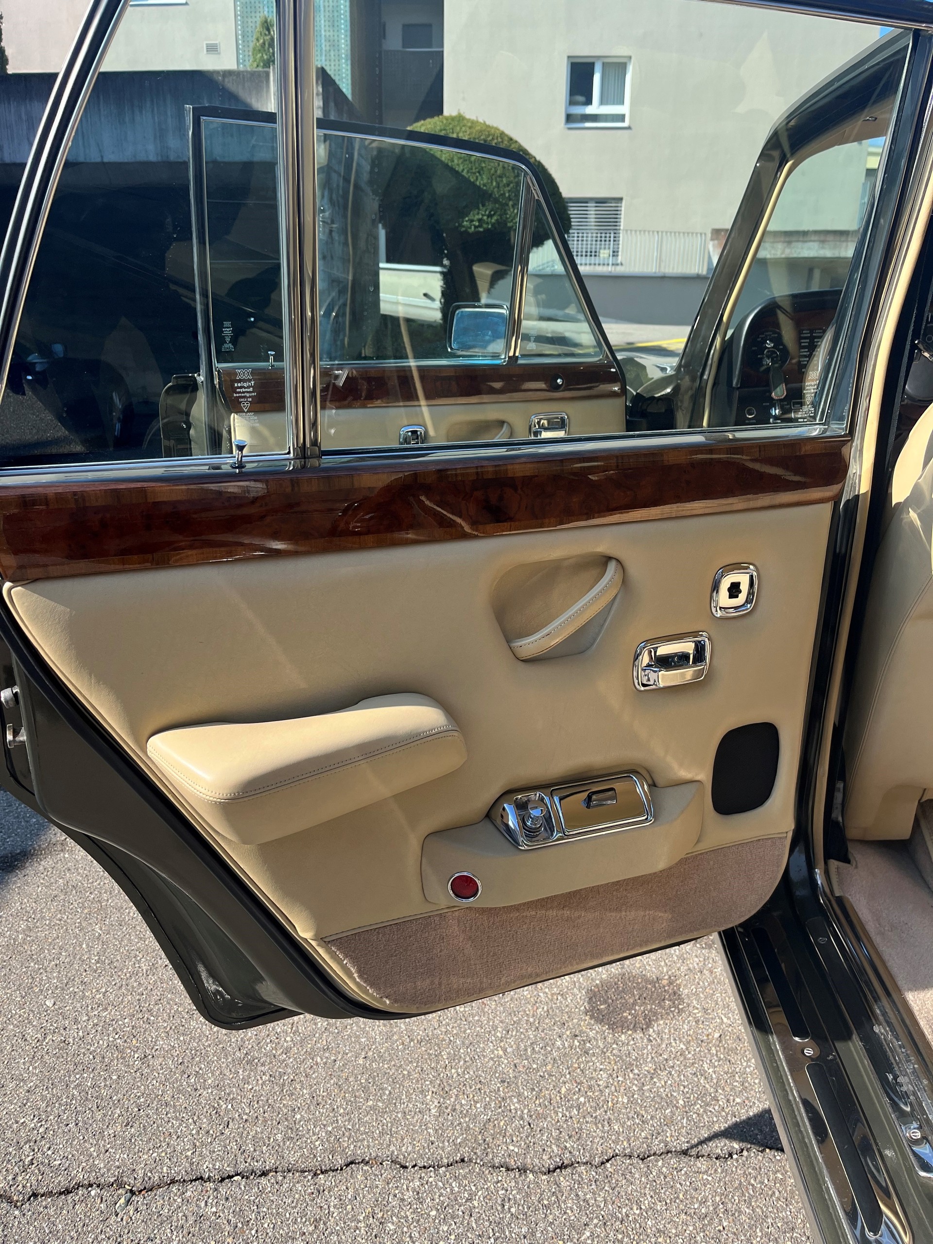 ROLLS-ROYCE Silver Shadow-image-8