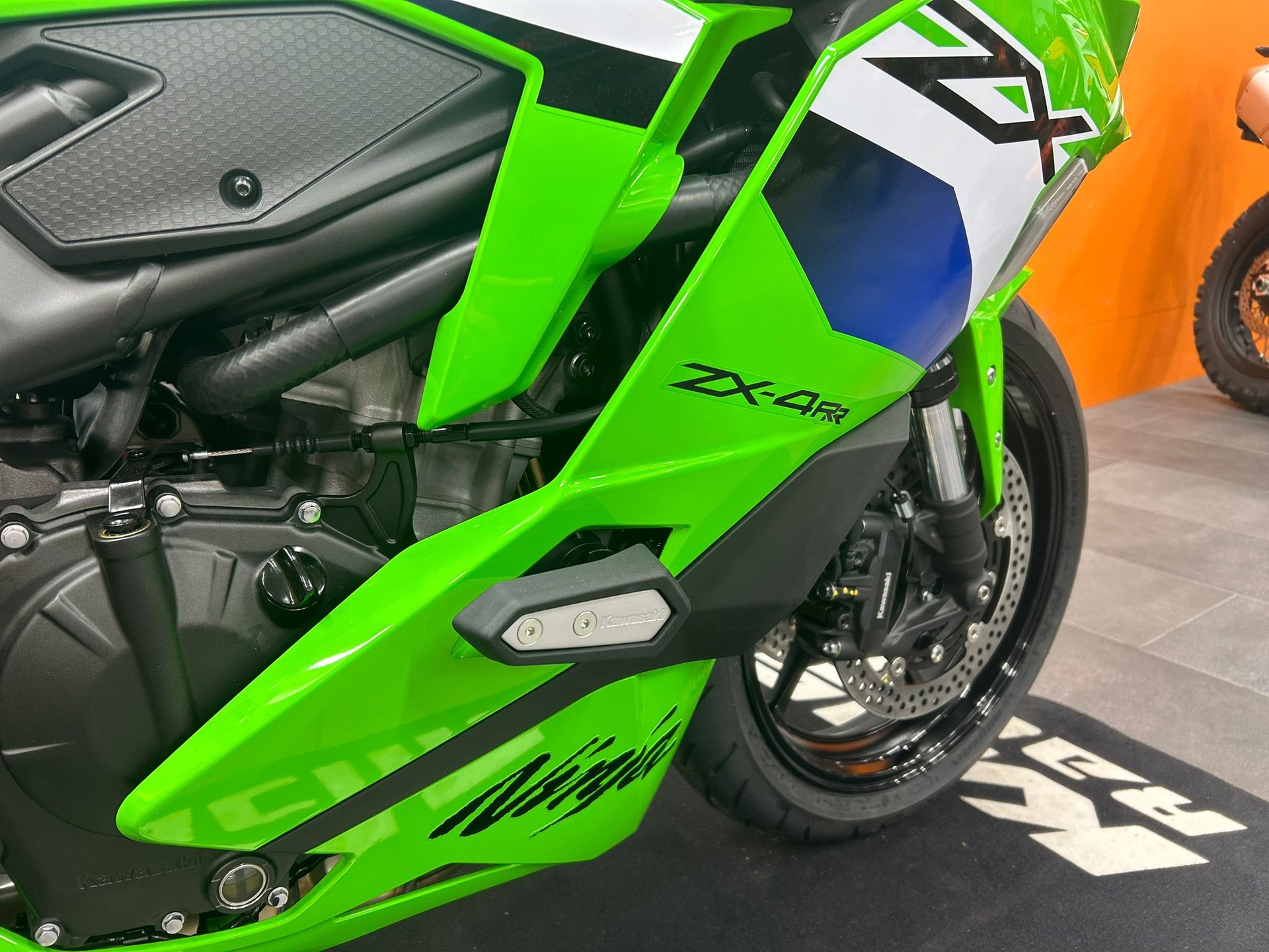 KAWASAKI Ninja ZX-4RR (35 kW)-image-9