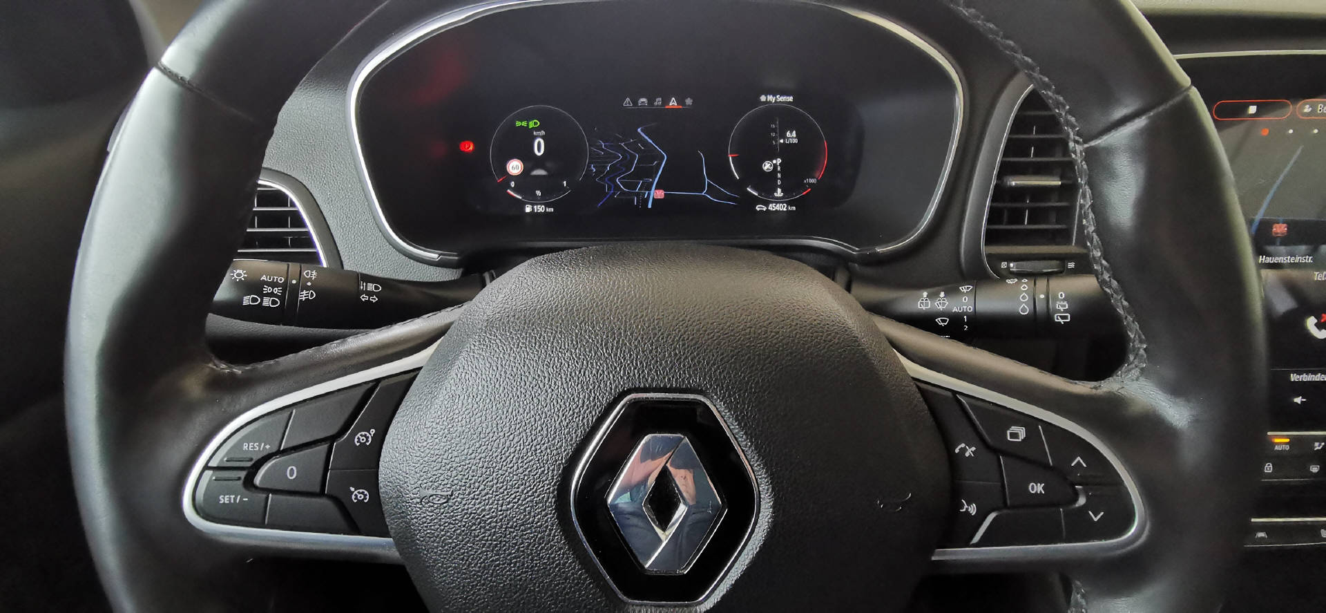 RENAULT Mégane Grandtour 1.3TCe140 techno EDC-image-10