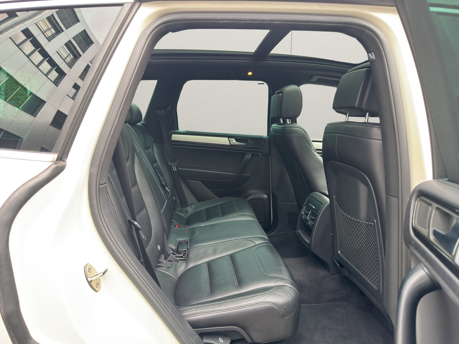 VW Touareg 3.0 TDI BlueMotion Technology Tiptronic-image-12