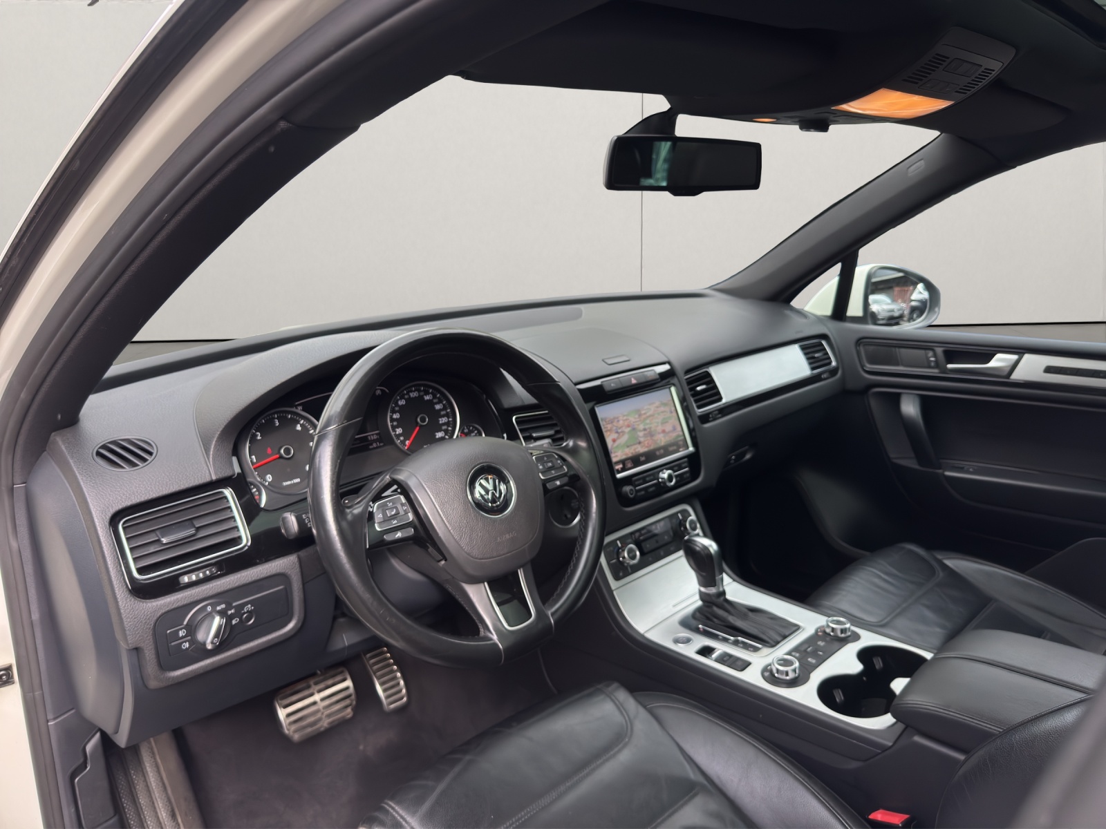VW Touareg 3.0 TDI BlueMotion Technology Tiptronic-image-8