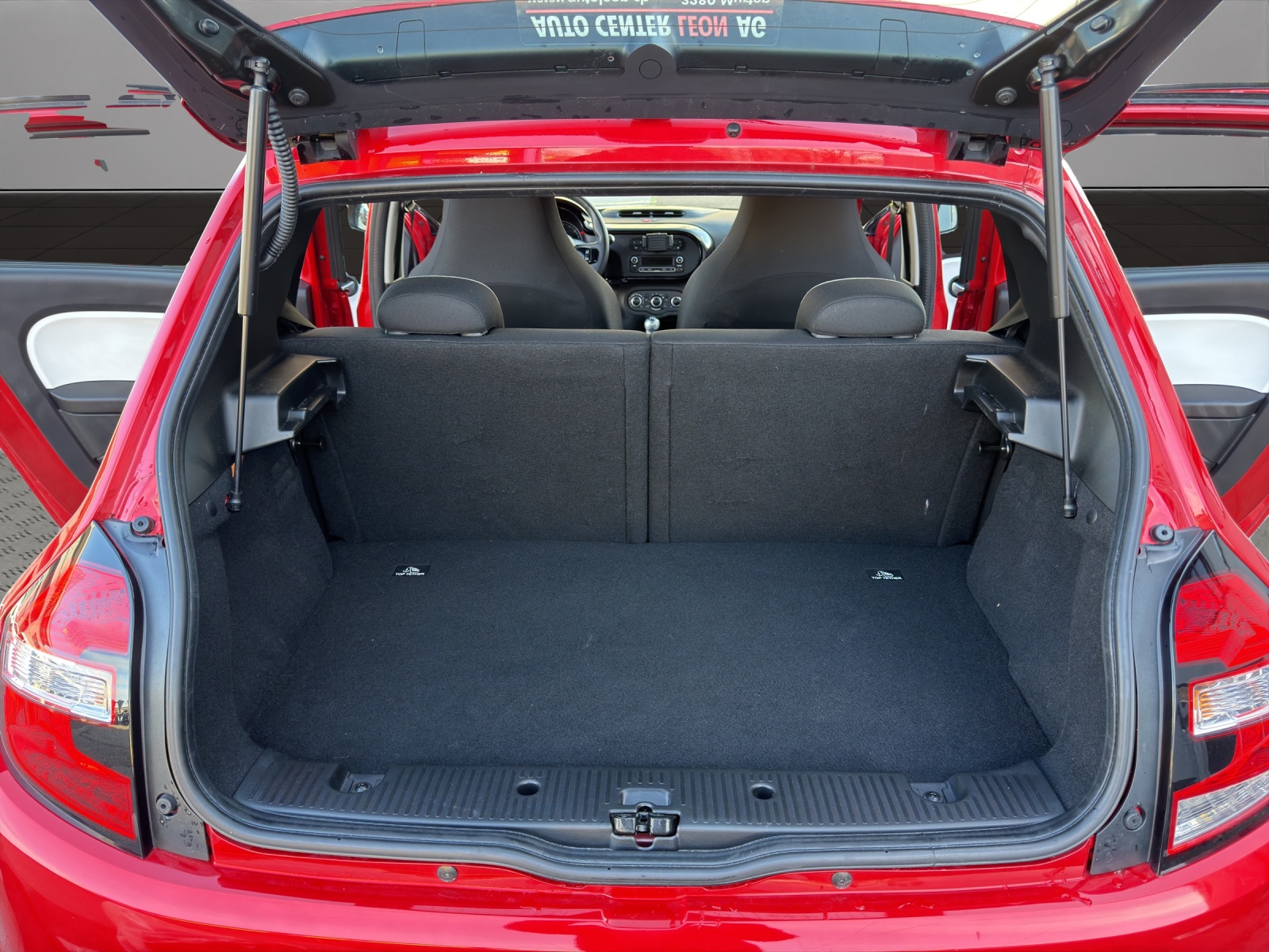 RENAULT Twingo 0.9 Intens-image-18