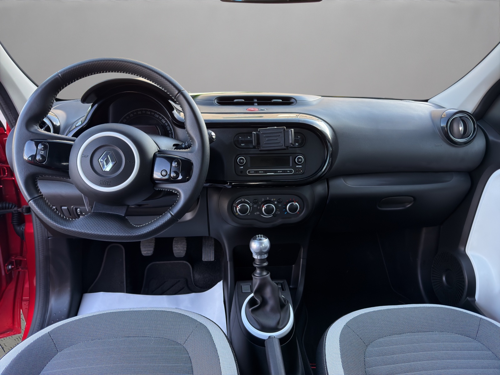 RENAULT Twingo 0.9 Intens-image-13