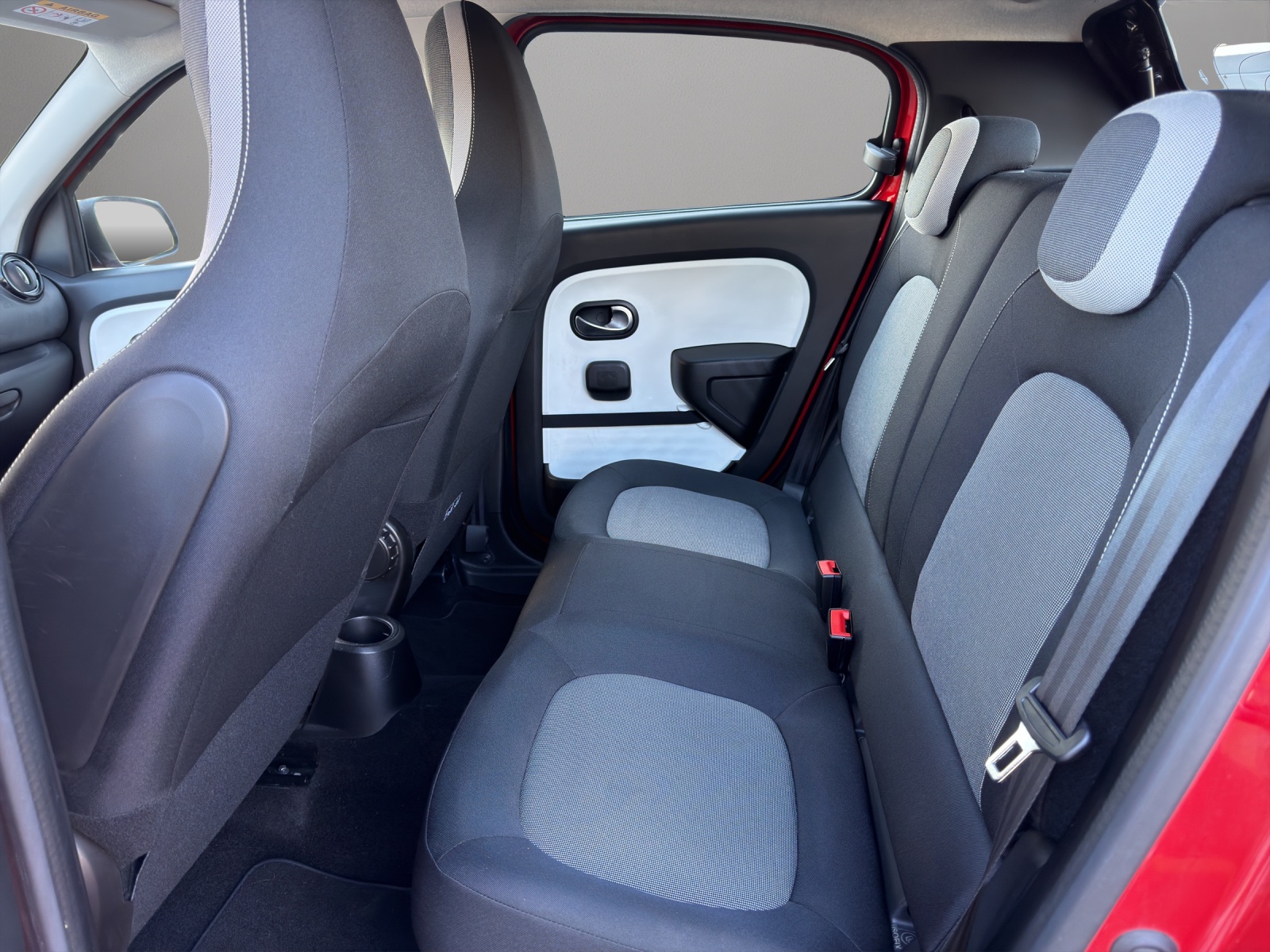 RENAULT Twingo 0.9 Intens-image-12