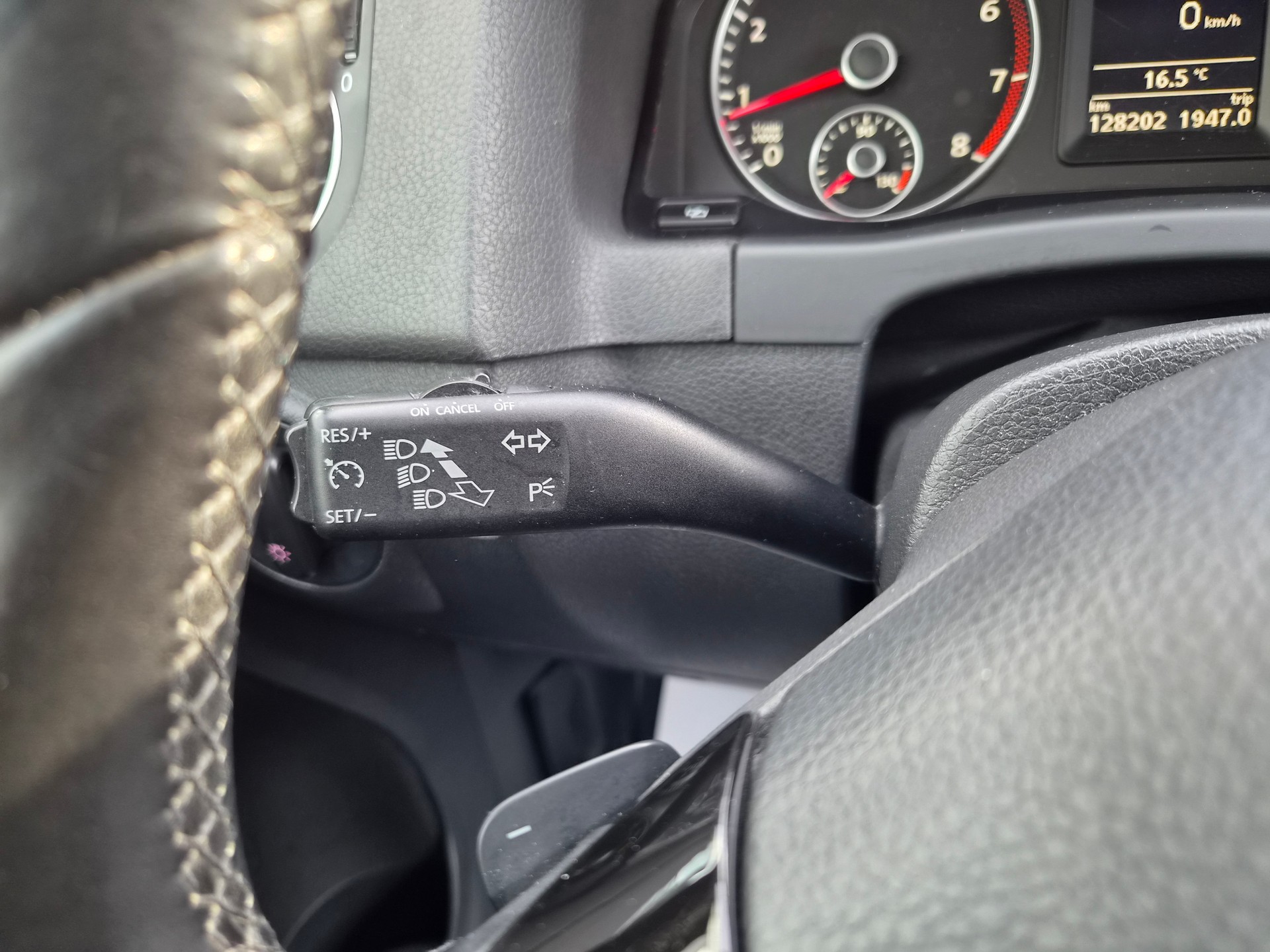 VW Golf Plus 1.4 TSI Comfortline DSG-image-16