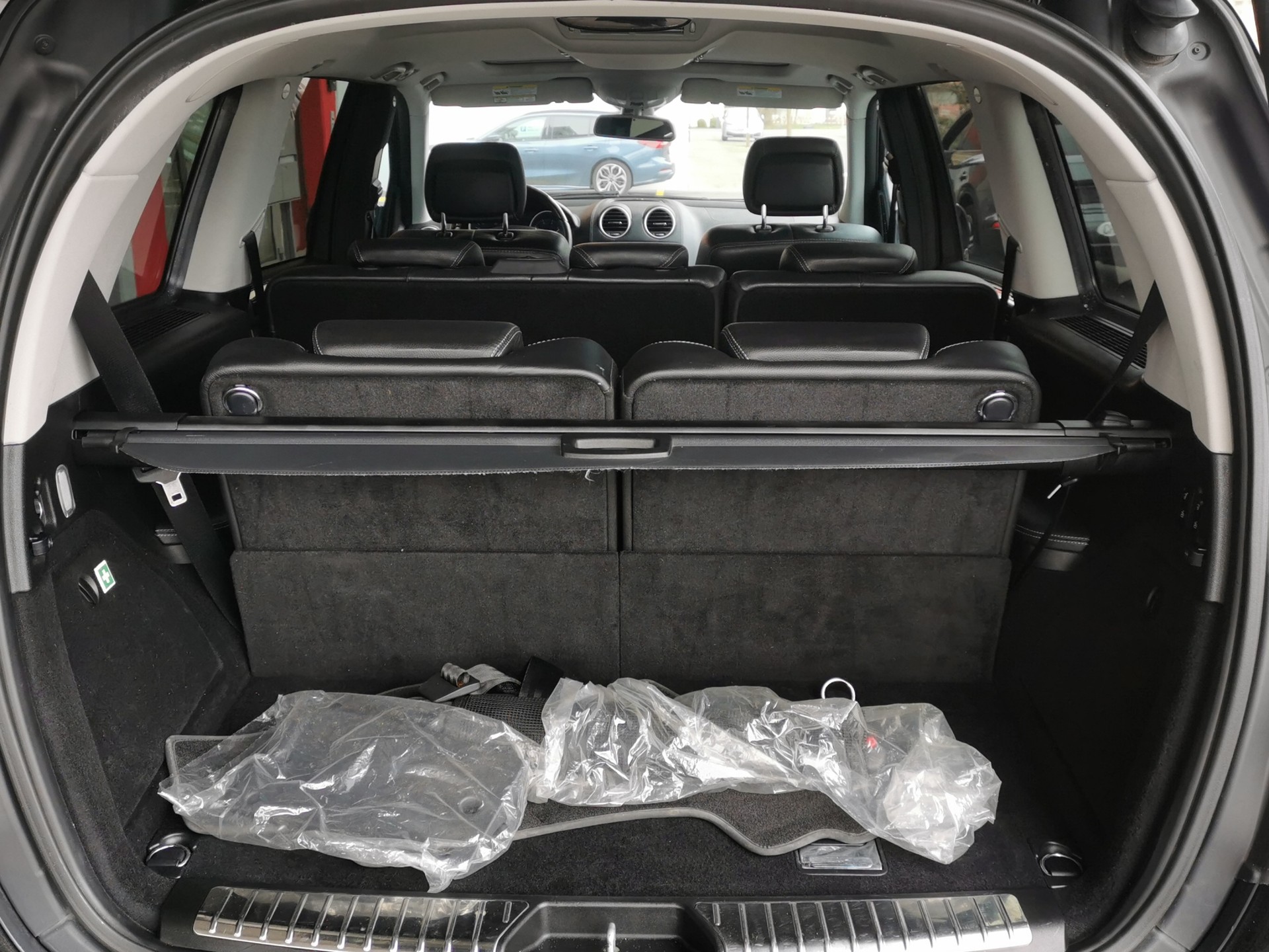 MERCEDES-BENZ GL 550 4Matic 7G-Tronic-image-9