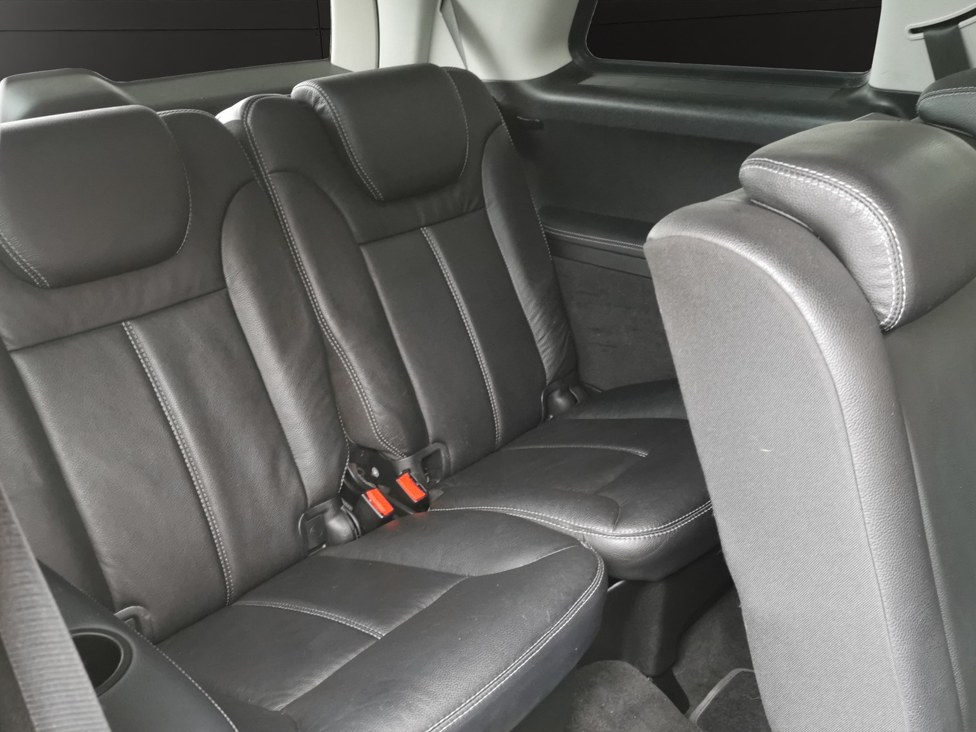MERCEDES-BENZ GL 550 4Matic 7G-Tronic-image-17