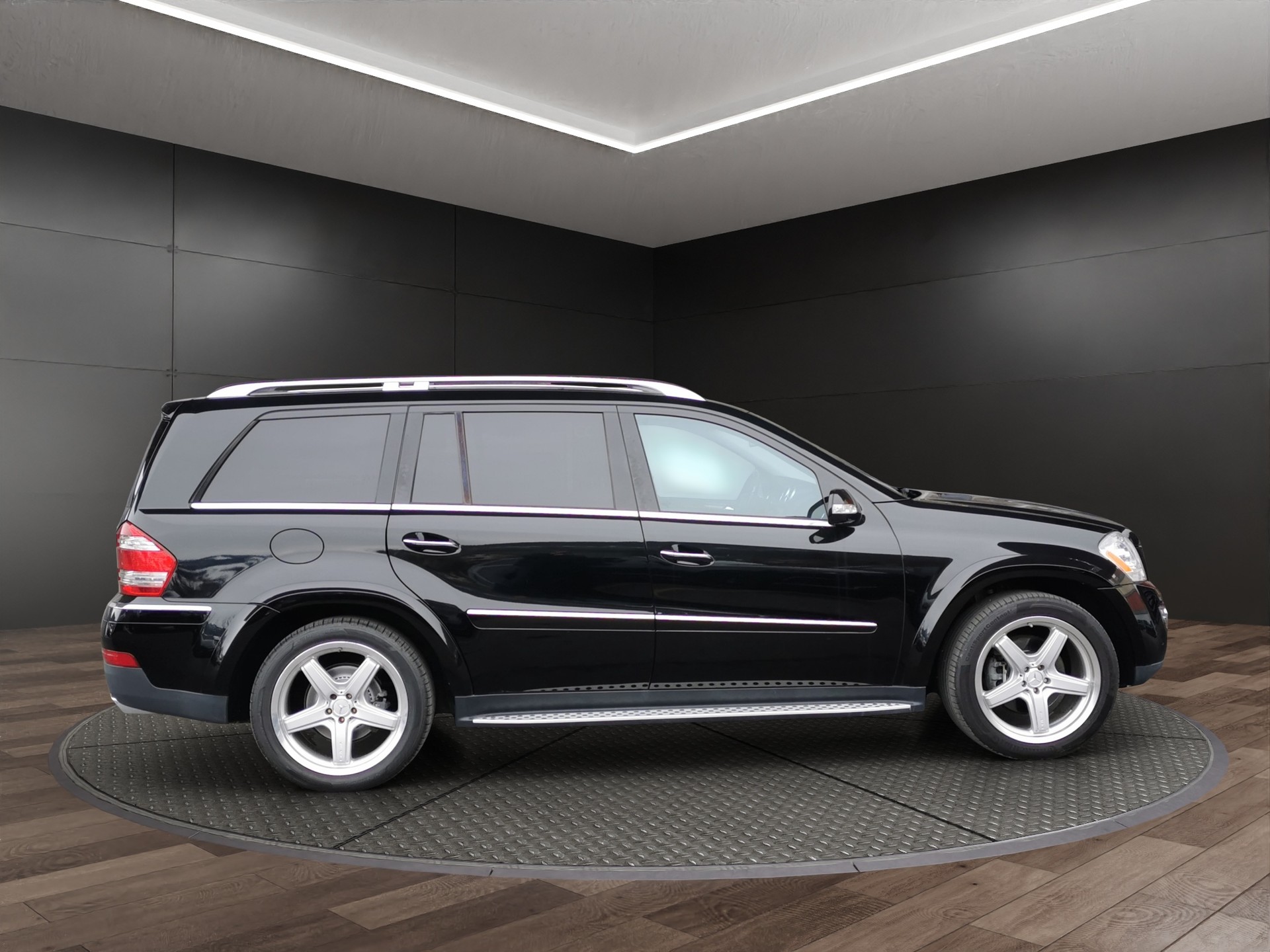MERCEDES-BENZ GL 550 4Matic 7G-Tronic-image-4