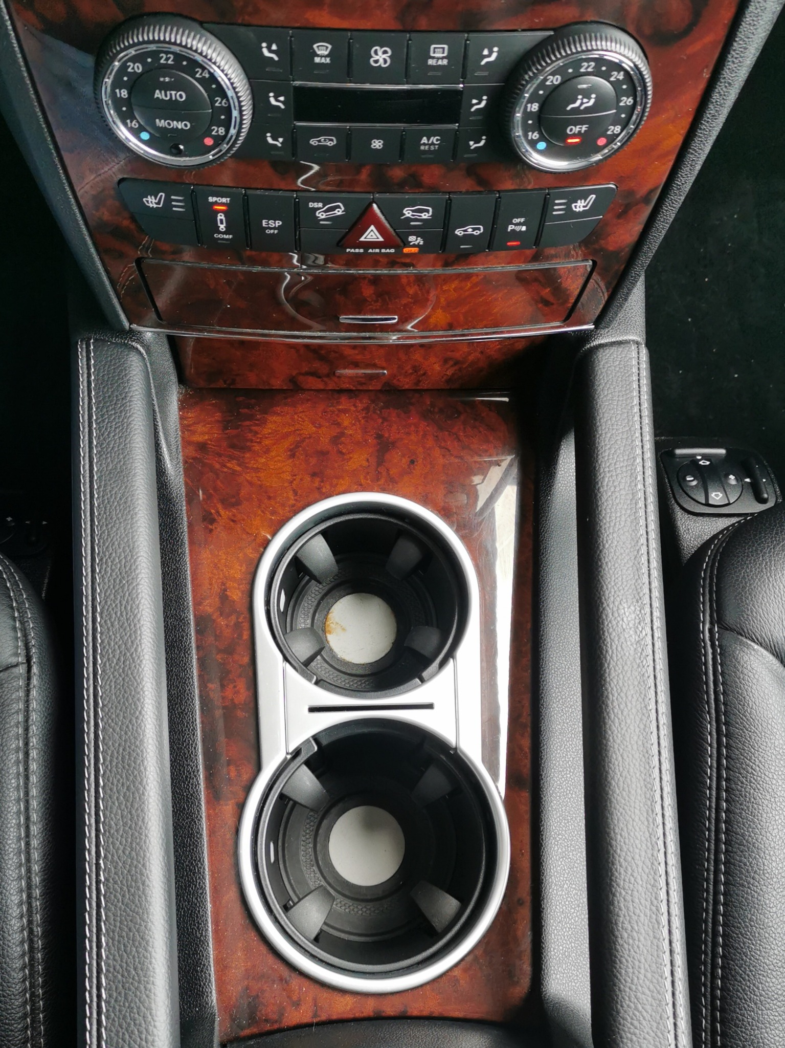 MERCEDES-BENZ GL 550 4Matic 7G-Tronic-image-21