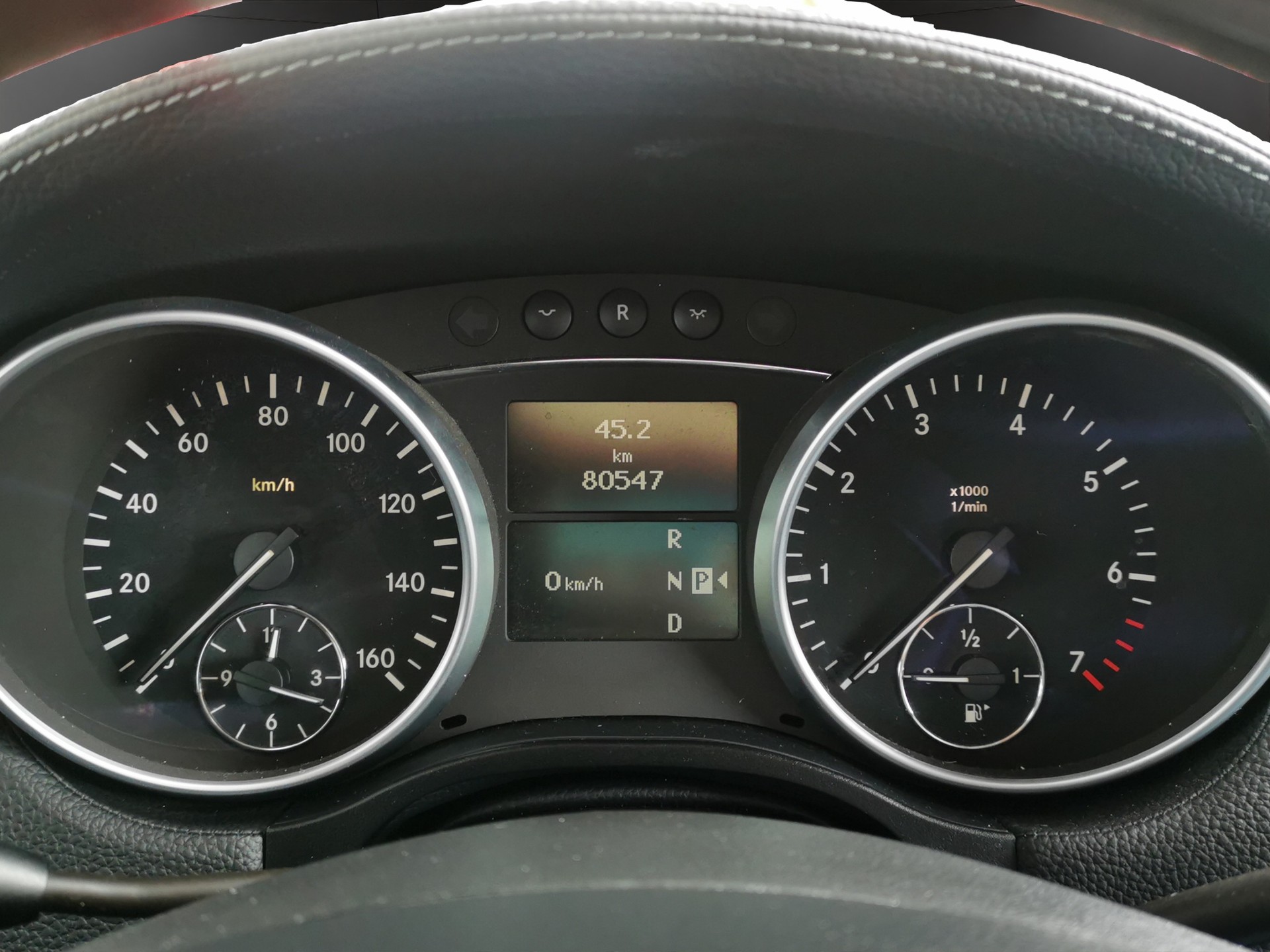 MERCEDES-BENZ GL 550 4Matic 7G-Tronic-image-19
